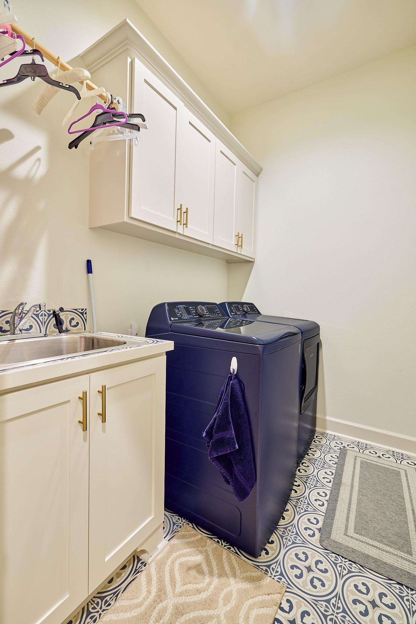 ARLINGTON PARK - Residential