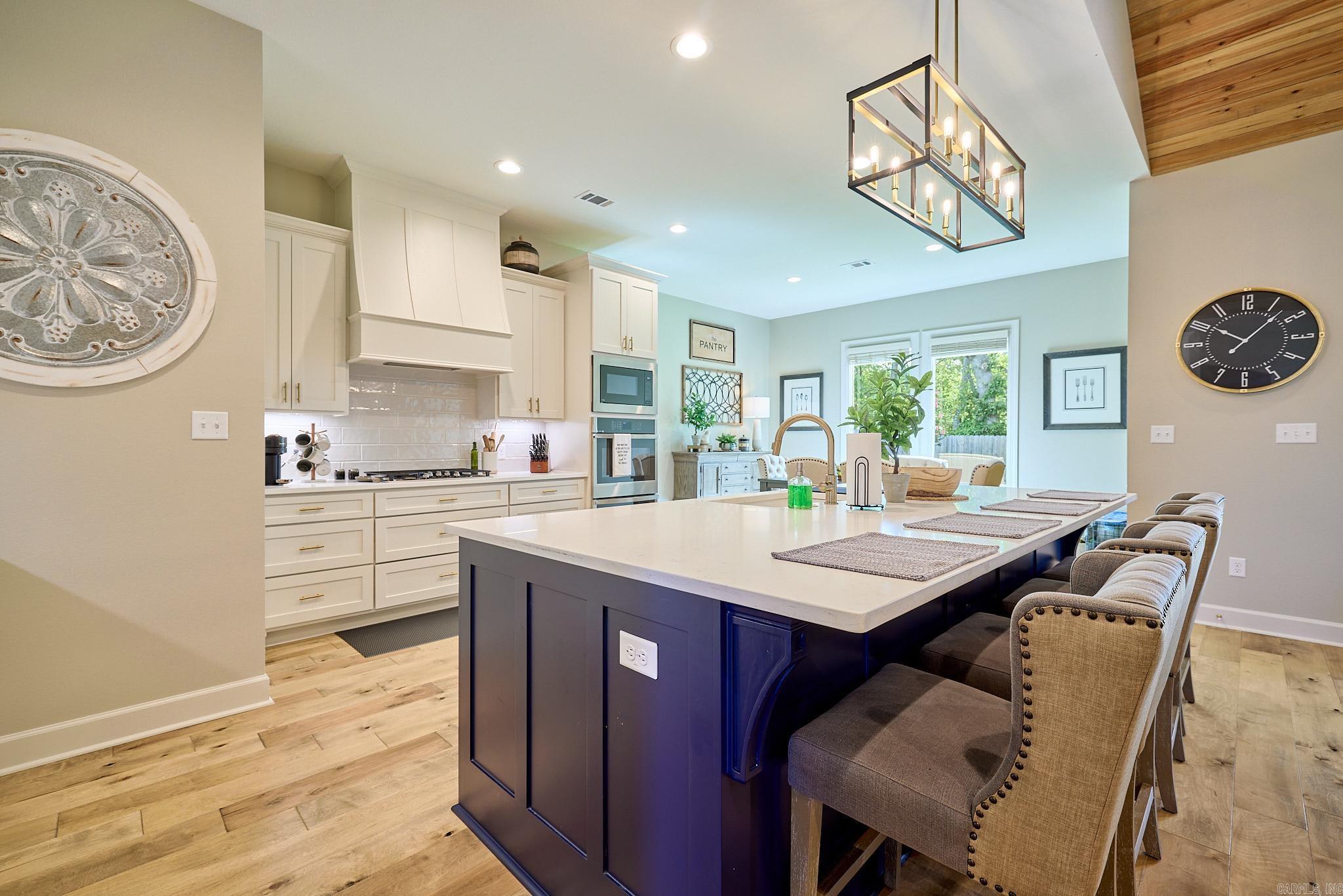 ARLINGTON PARK - Residential