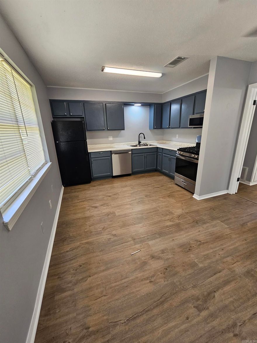 Looking for a 1-bed 1-bath apartment. This newly remodeled apartment is available. It includes a patio and storage. Lawncare, gas, and water are included in the monthly rent. Call today to set up your showing. The monthly rent is $750 The deposit is $750
