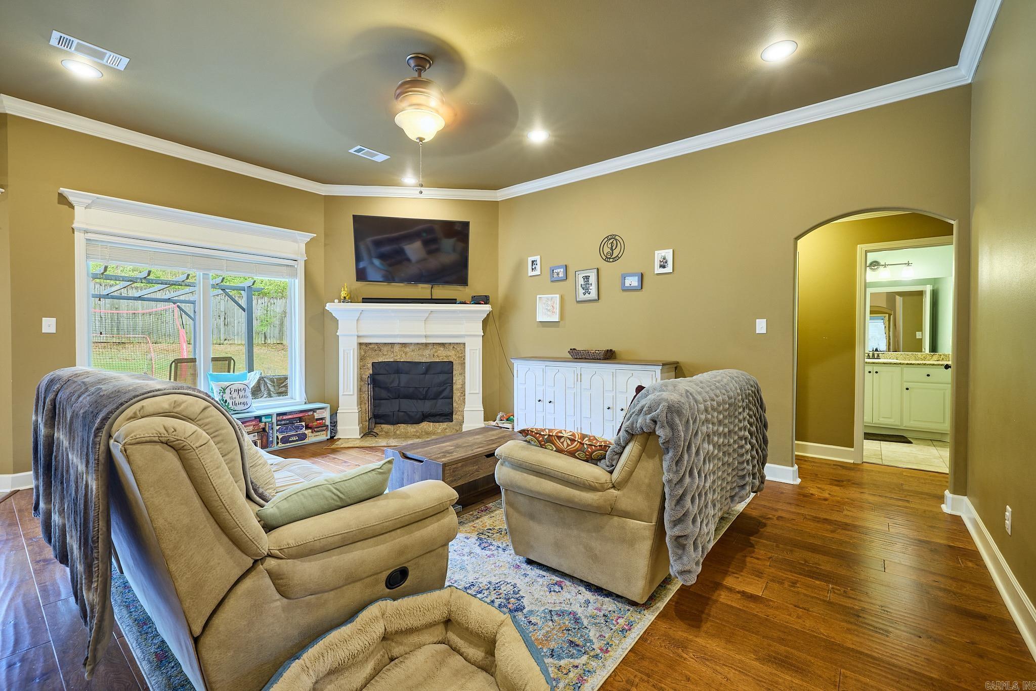 HICKORY HILL - Residential