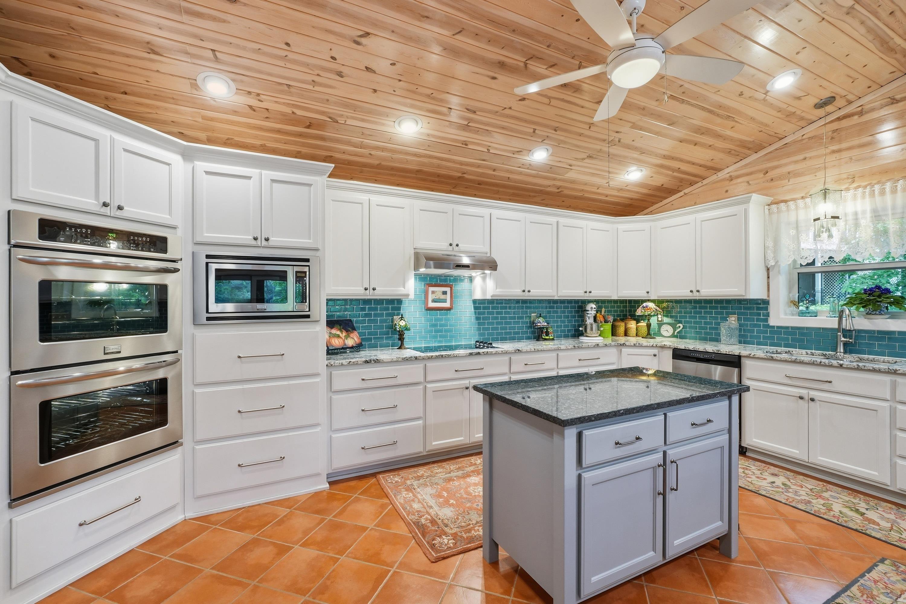 SYLVAN SHORES - LAKE - Residential