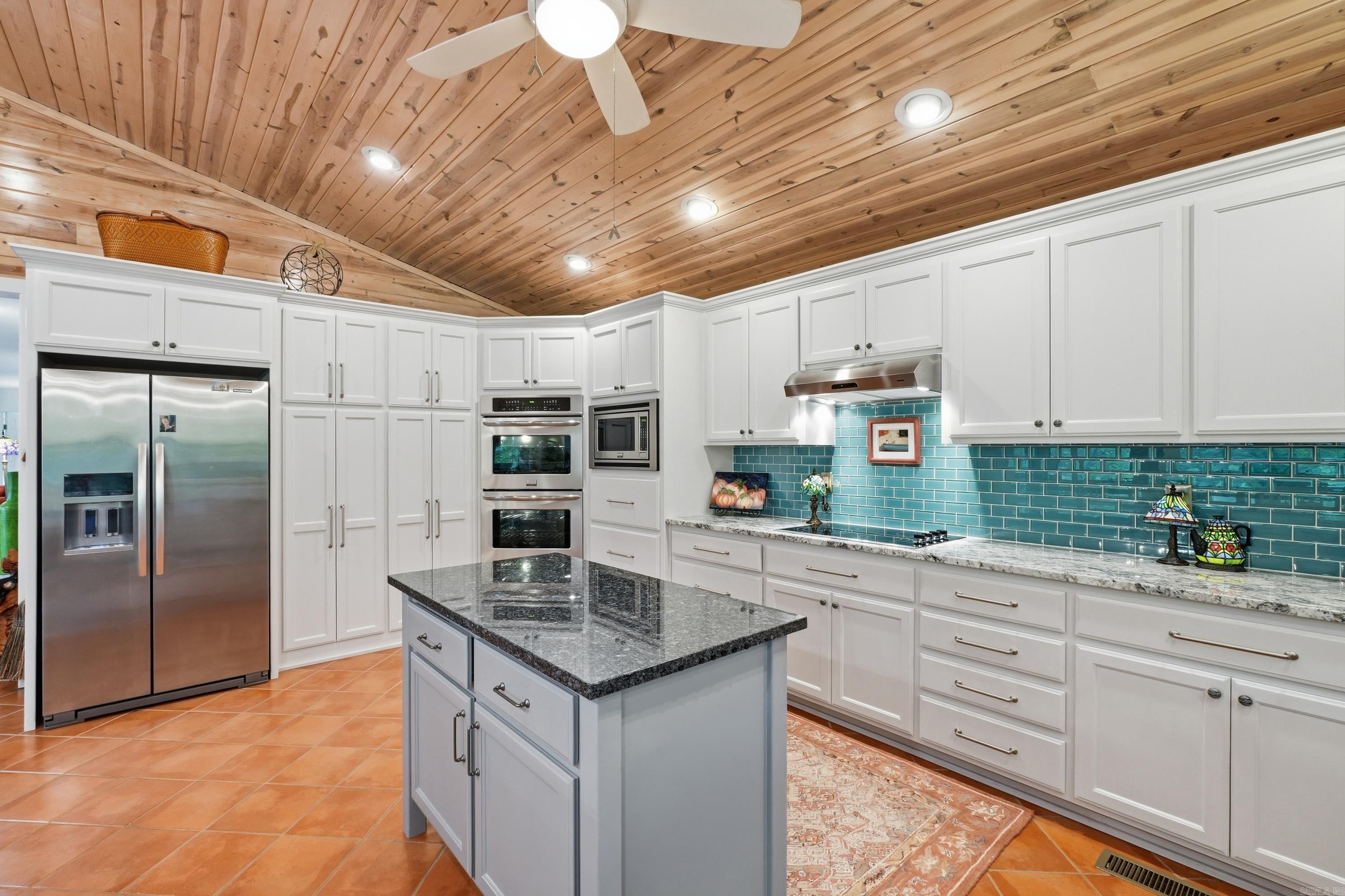 SYLVAN SHORES - LAKE - Residential