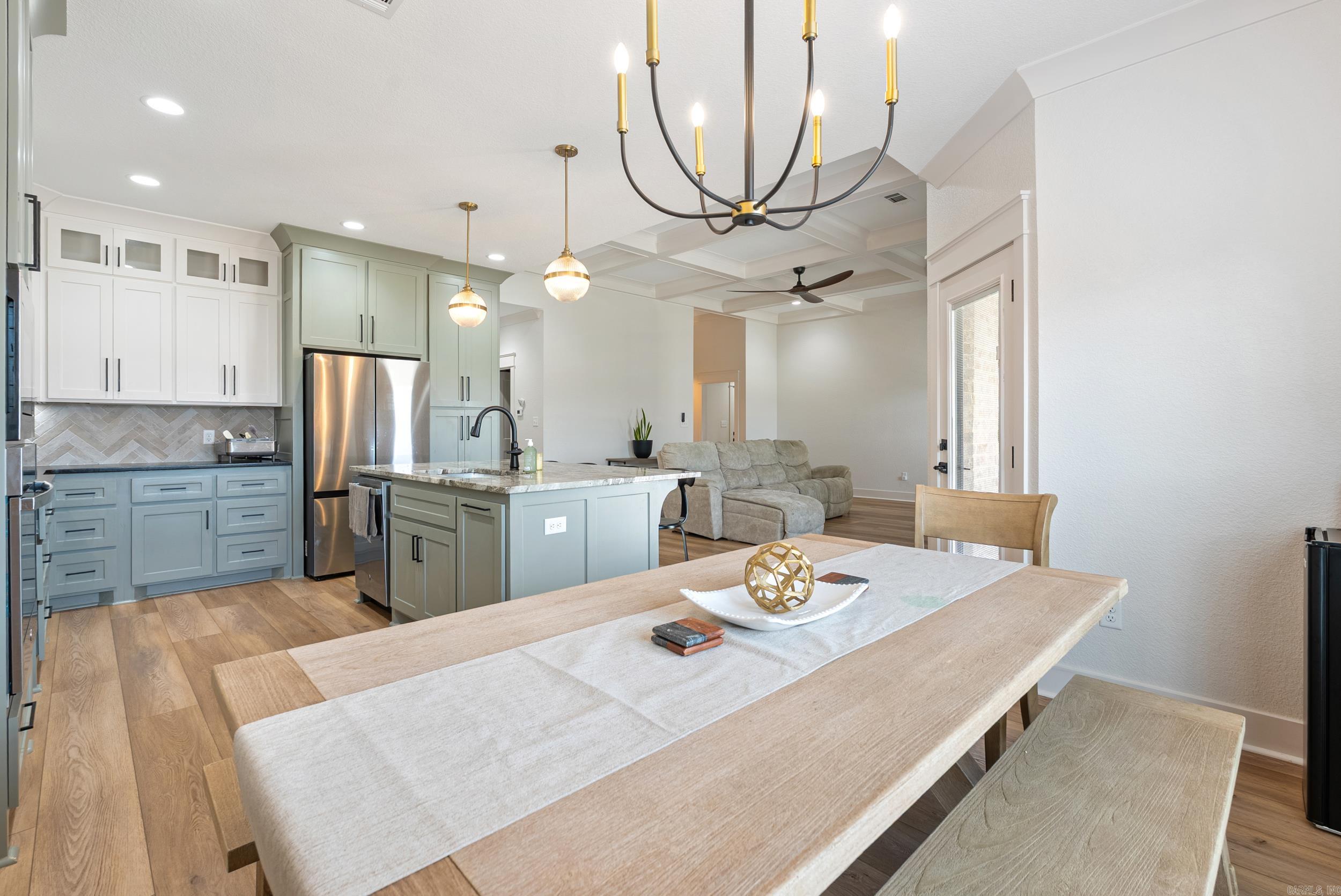 IVY PLACE - Residential