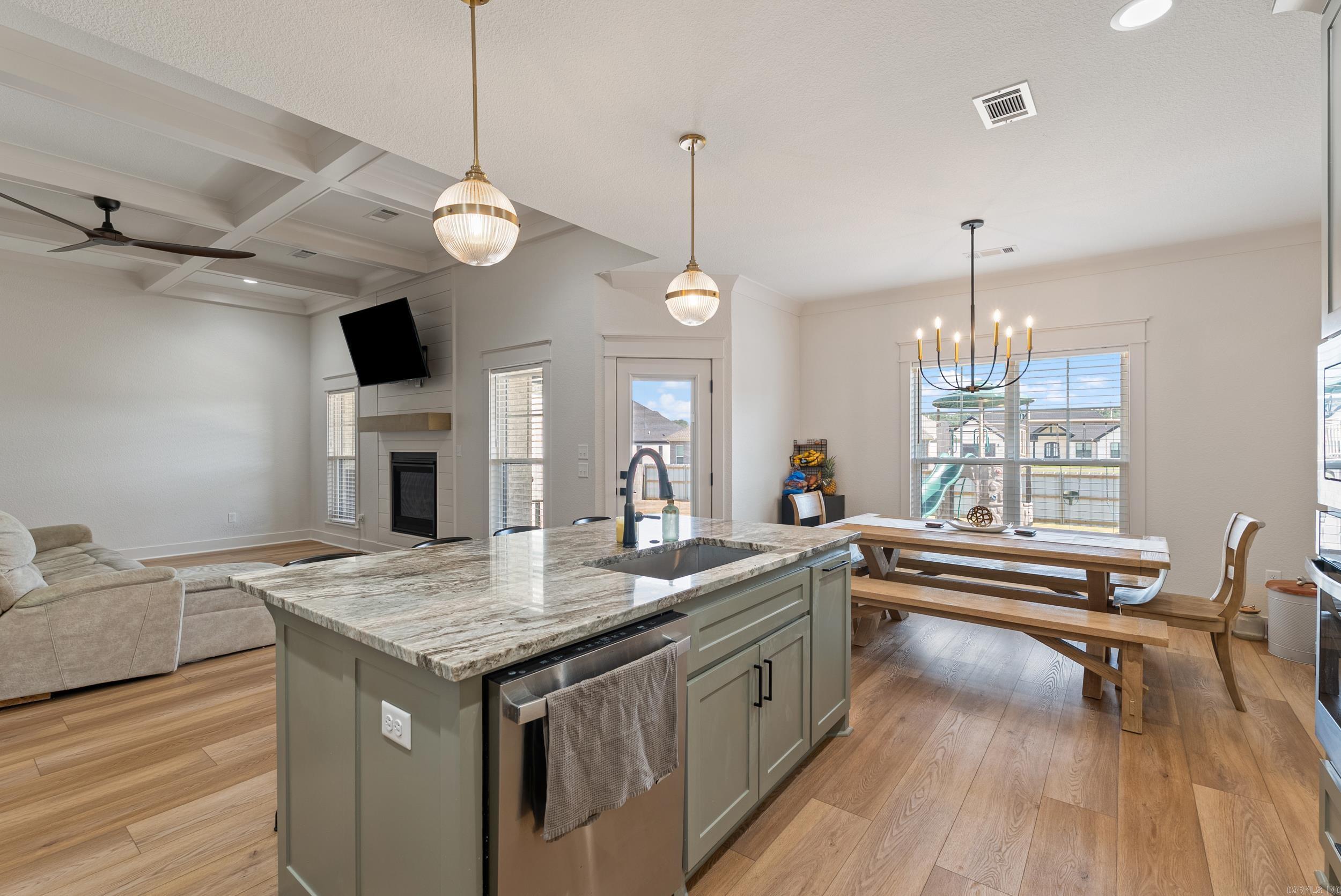 IVY PLACE - Residential