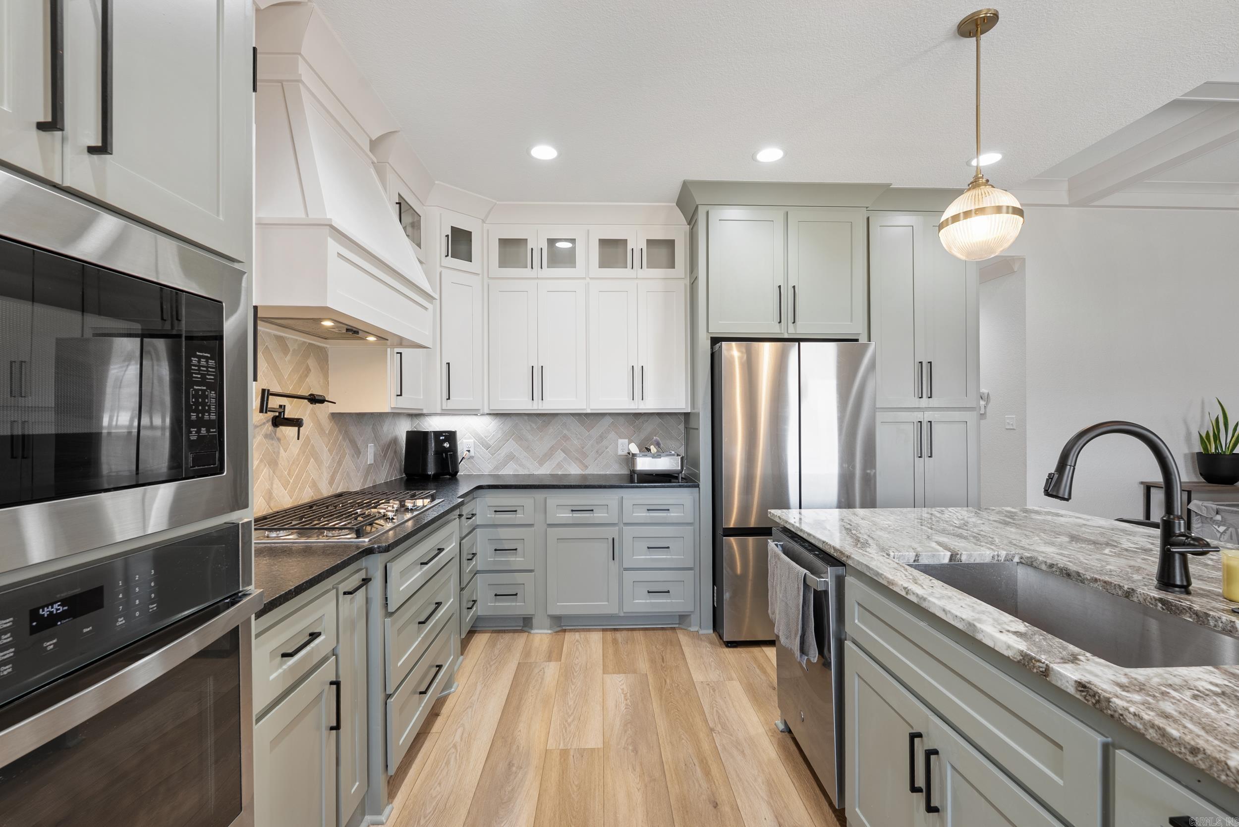 IVY PLACE - Residential