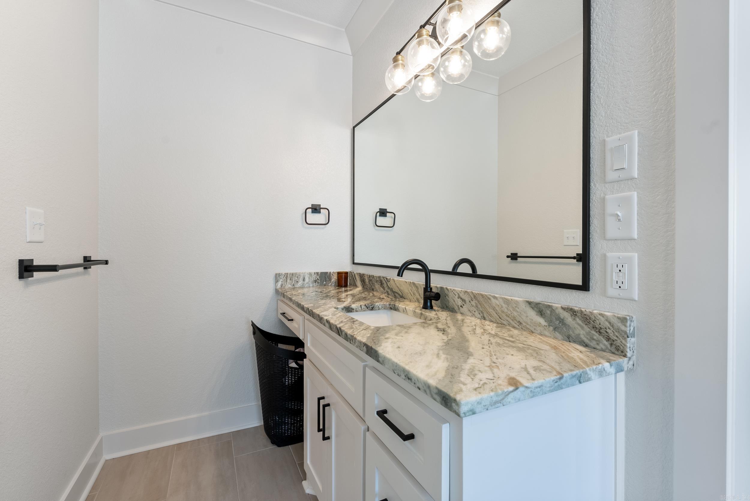 IVY PLACE - Residential