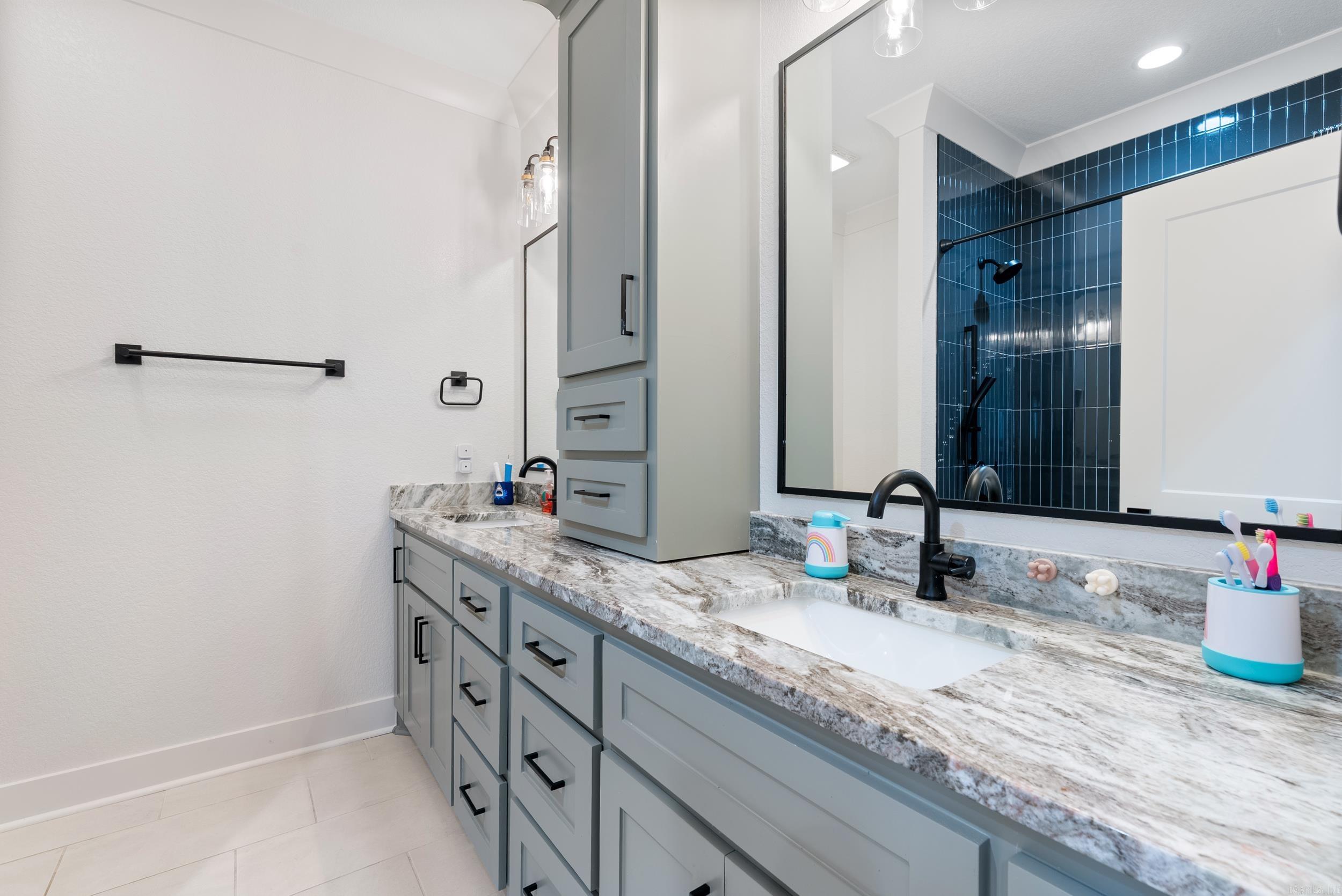 IVY PLACE - Residential