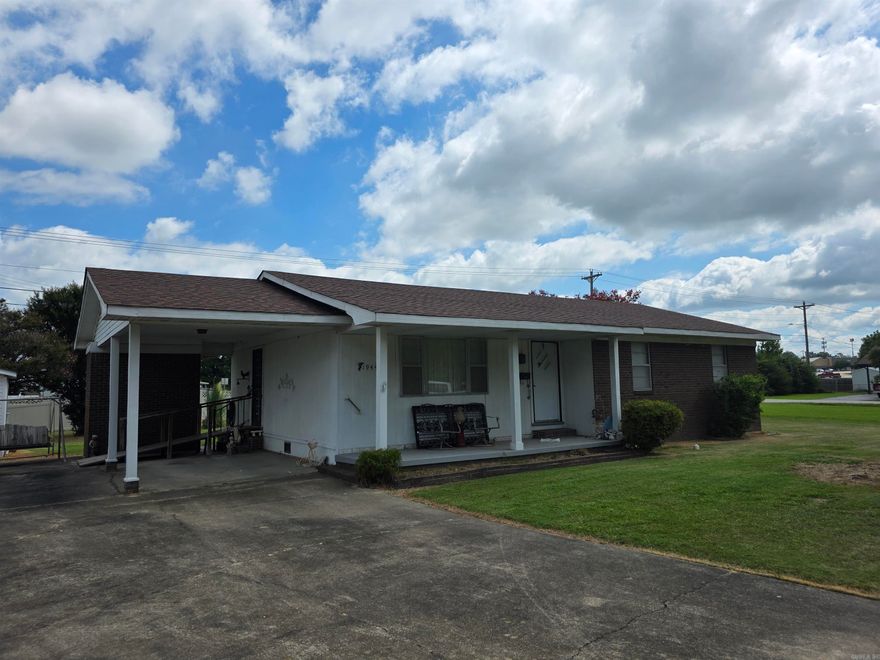 Three Bedroom 1 1/2 bath. This is a fixer upper.  Floors seem solid, a roof is only a couple of years old.  a/c works but it is old.