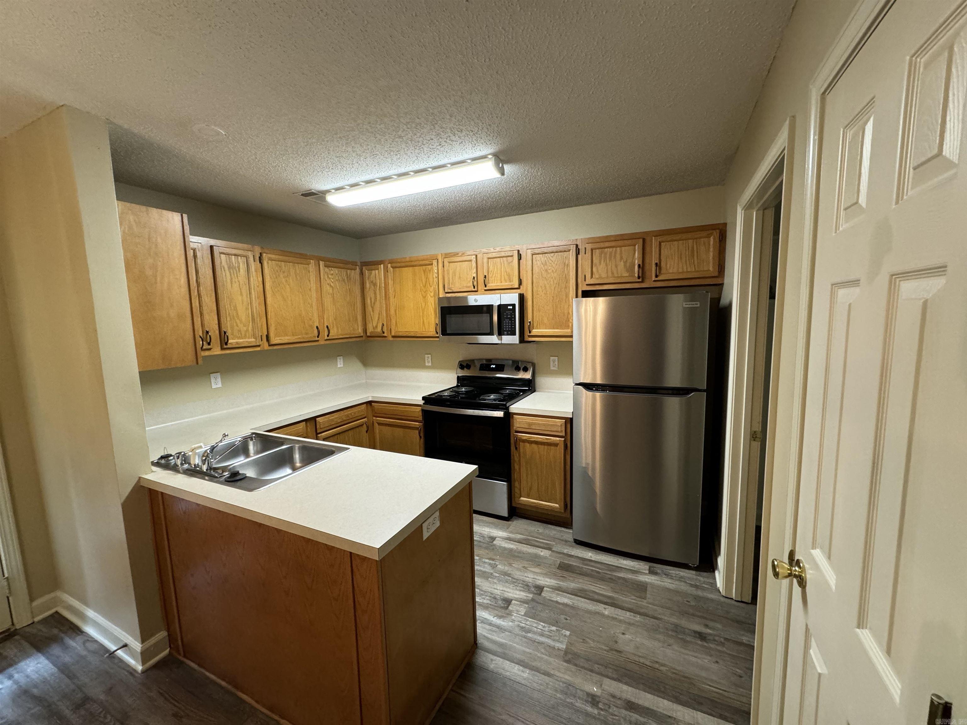 Pinnacle Valley - Residential Lease