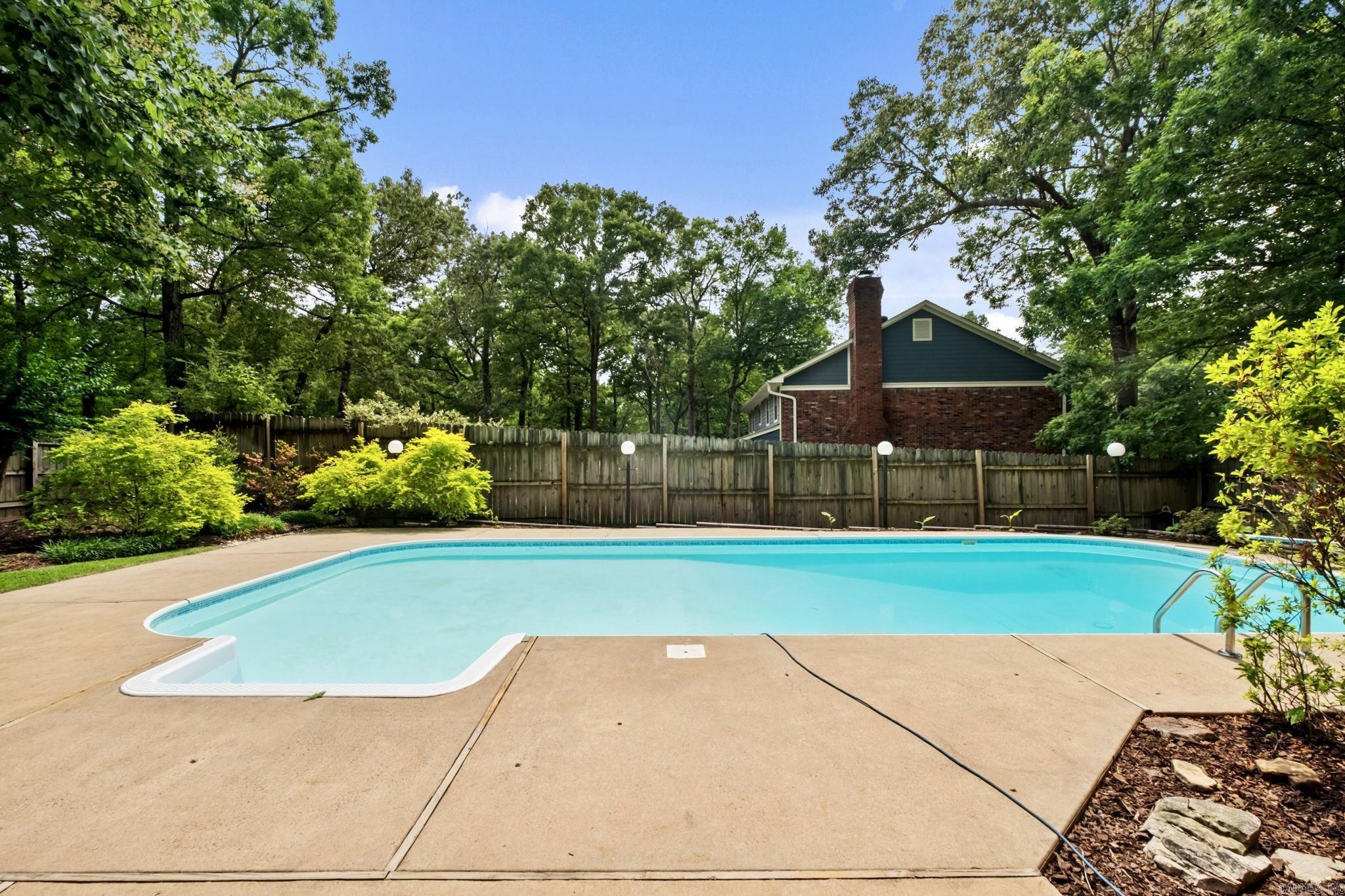 MAUMELLE CLUB MANOR TO CRYSTAL - Residential