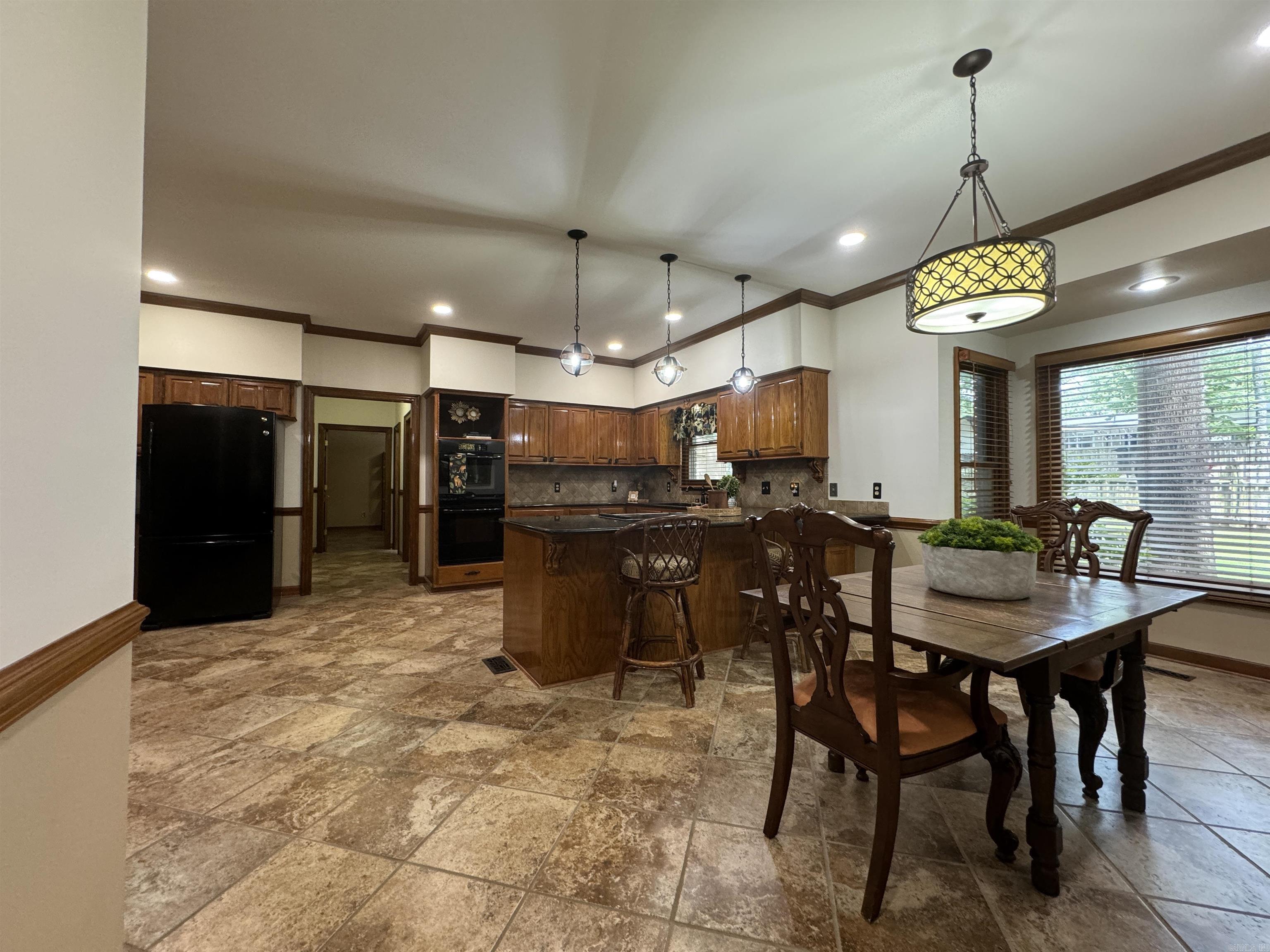 MAUMELLE CLUB MANOR TO CRYSTAL - Residential