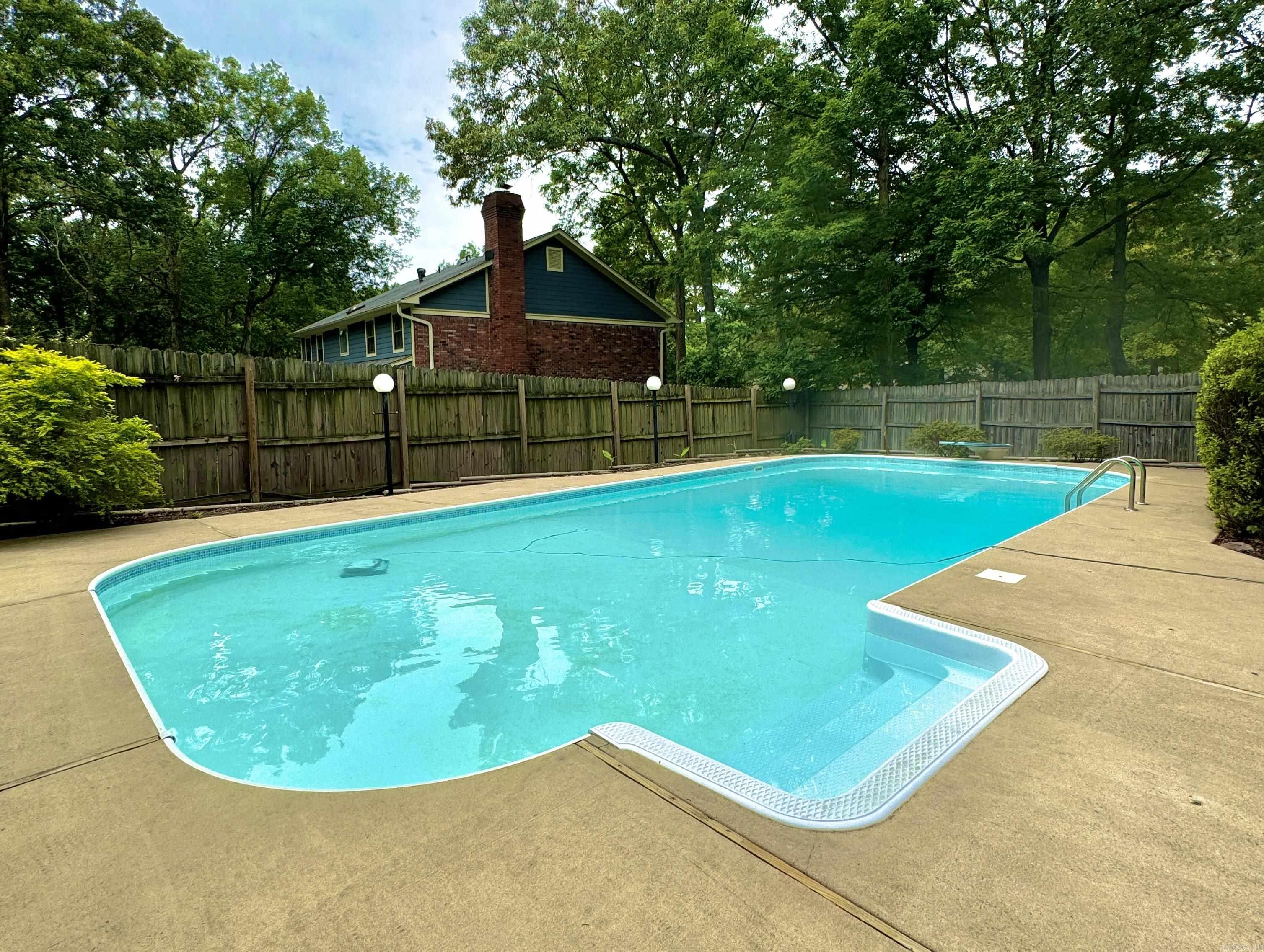 MAUMELLE CLUB MANOR TO CRYSTAL - Residential