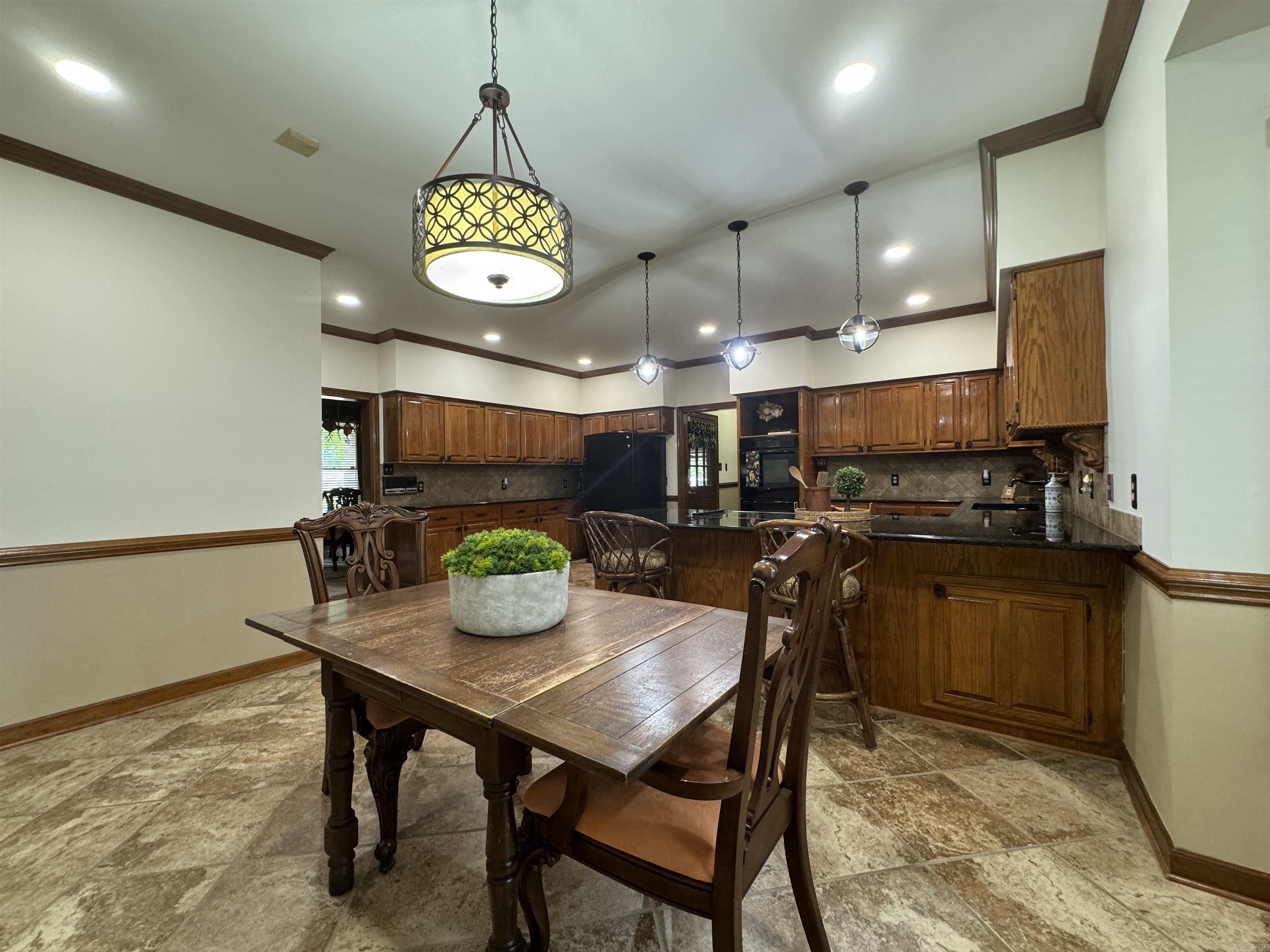 MAUMELLE CLUB MANOR TO CRYSTAL - Residential