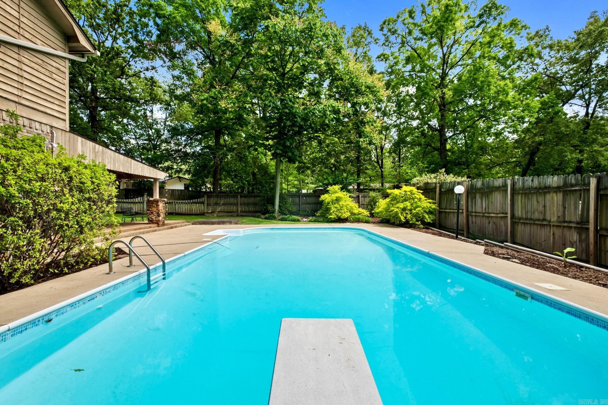 MAUMELLE CLUB MANOR TO CRYSTAL - Residential