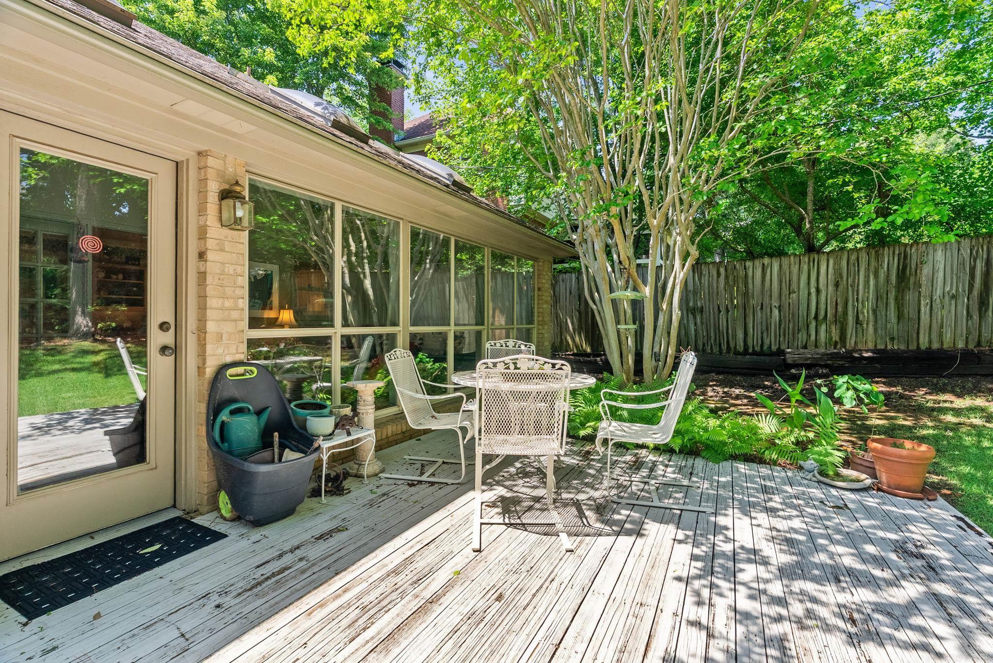 LONGLEA MANOR ADDN - Residential