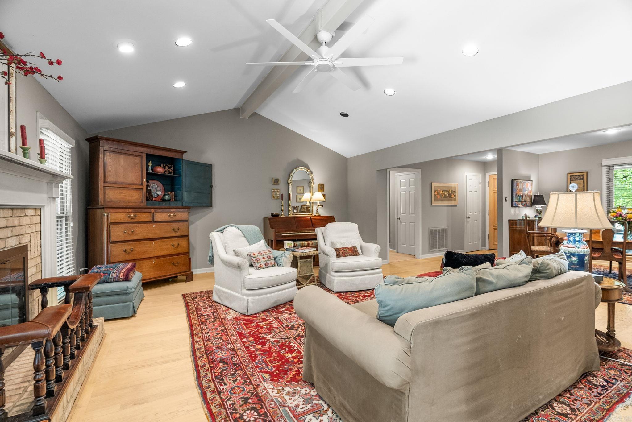 LONGLEA MANOR ADDN - Residential