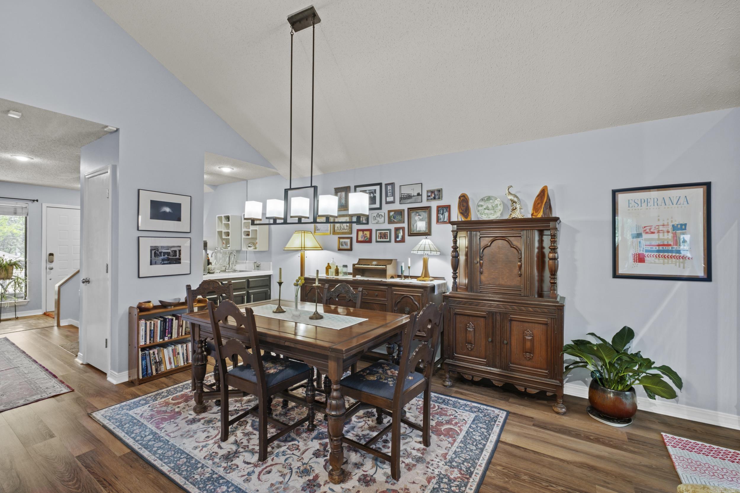 CEDAR RIDGE - Residential