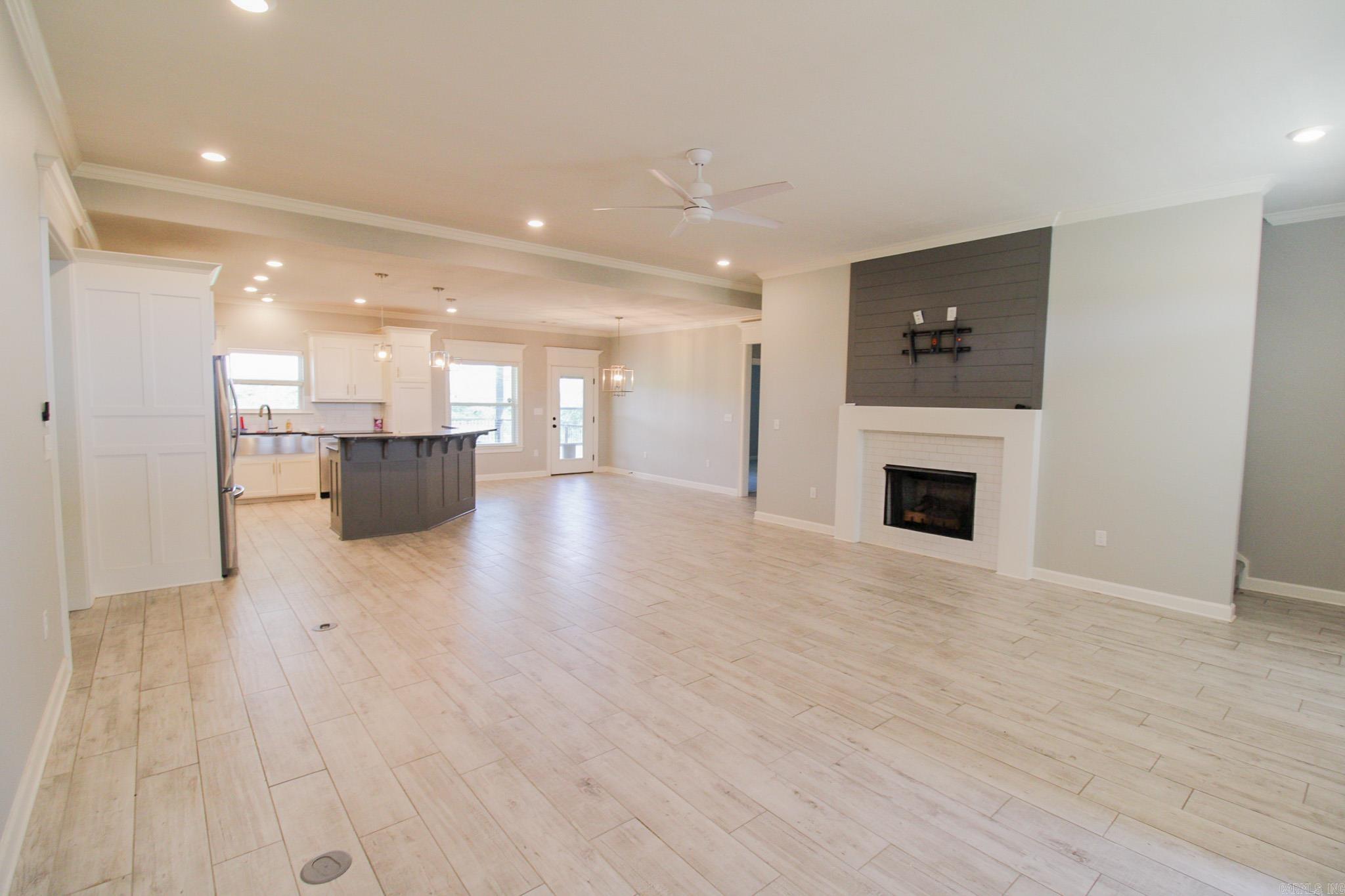 WOODRIDGE - Residential