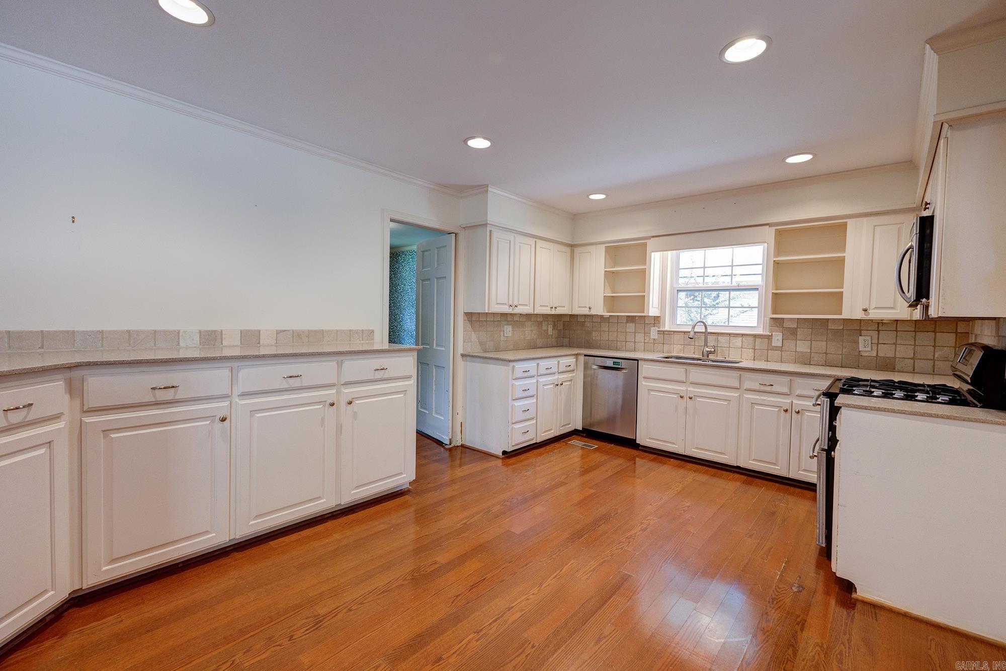 HALL COVE - Residential