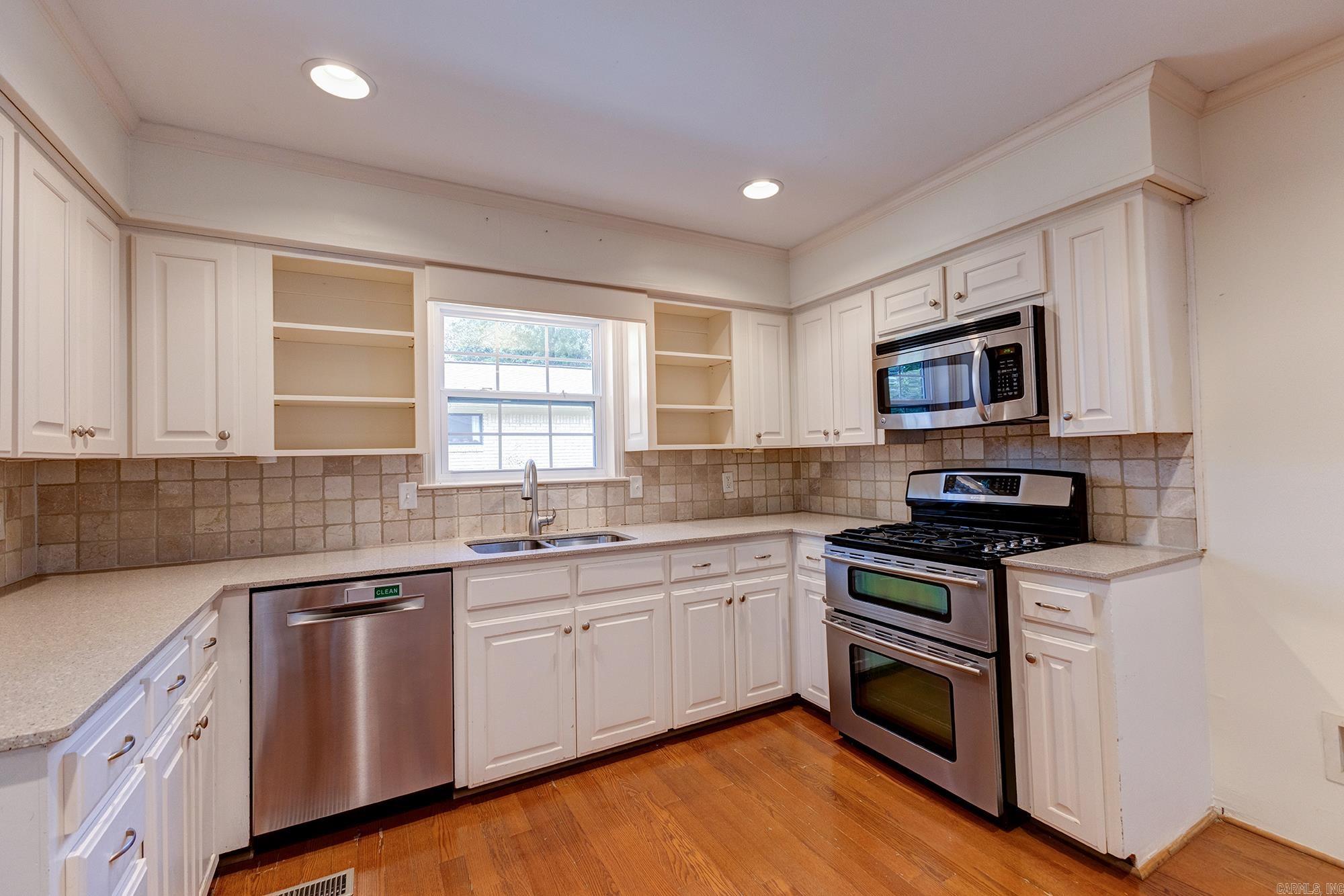 HALL COVE - Residential