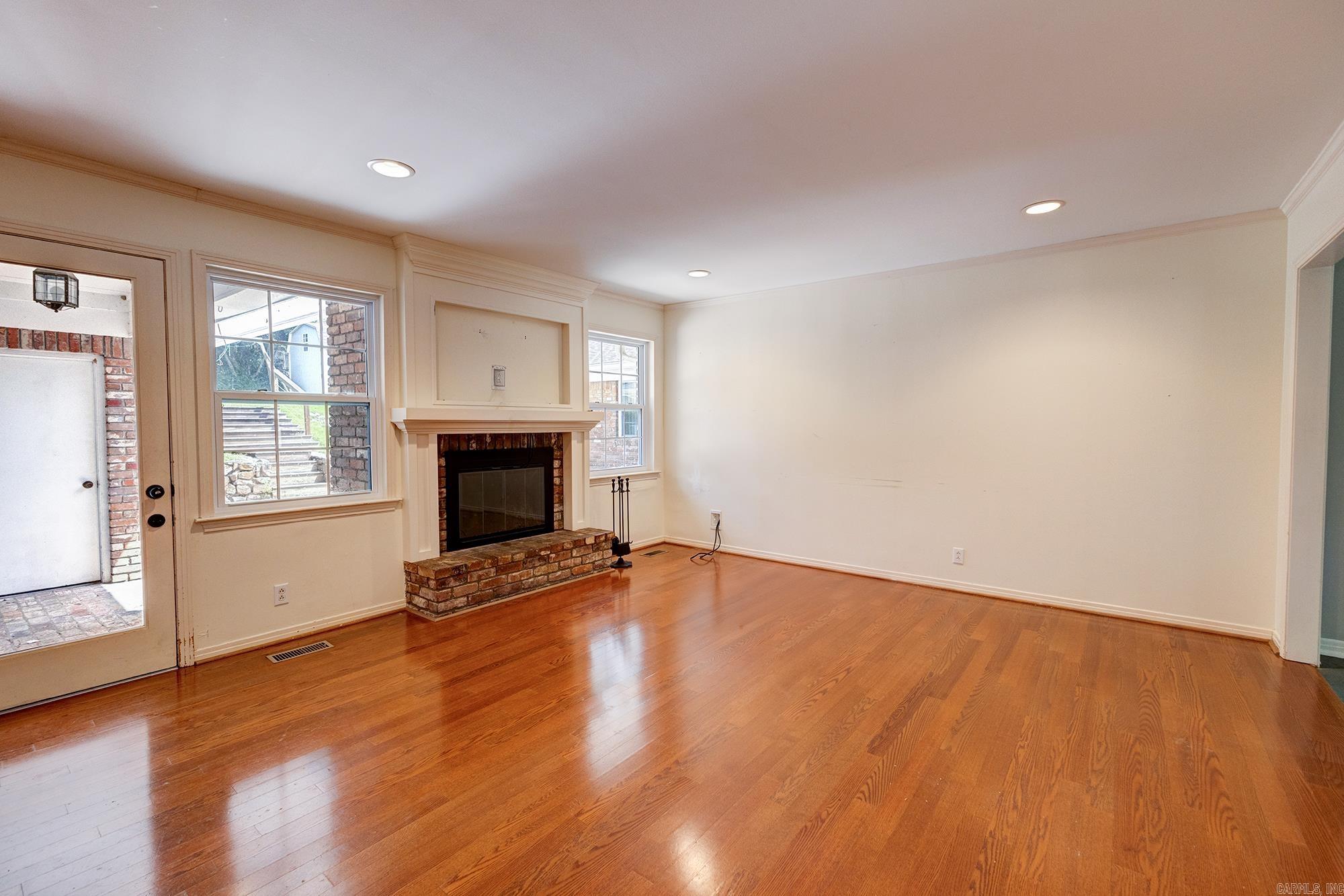 HALL COVE - Residential