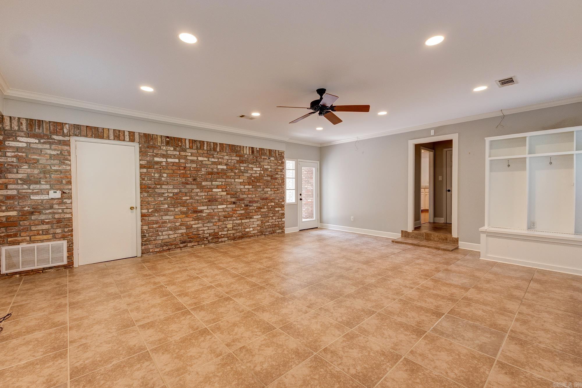 HALL COVE - Residential