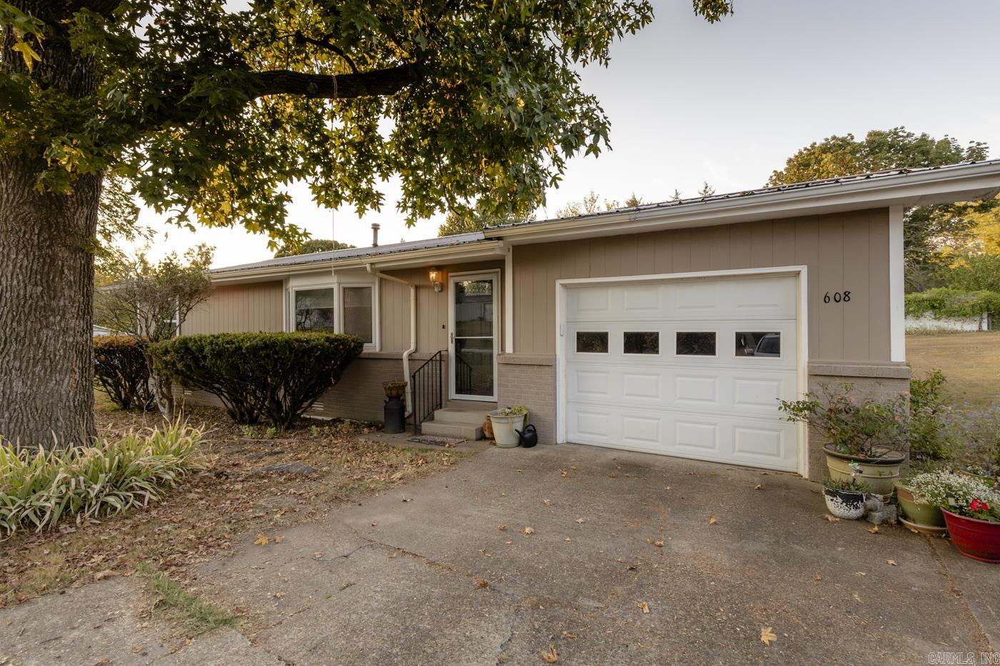 BREEZE HILLS - Residential