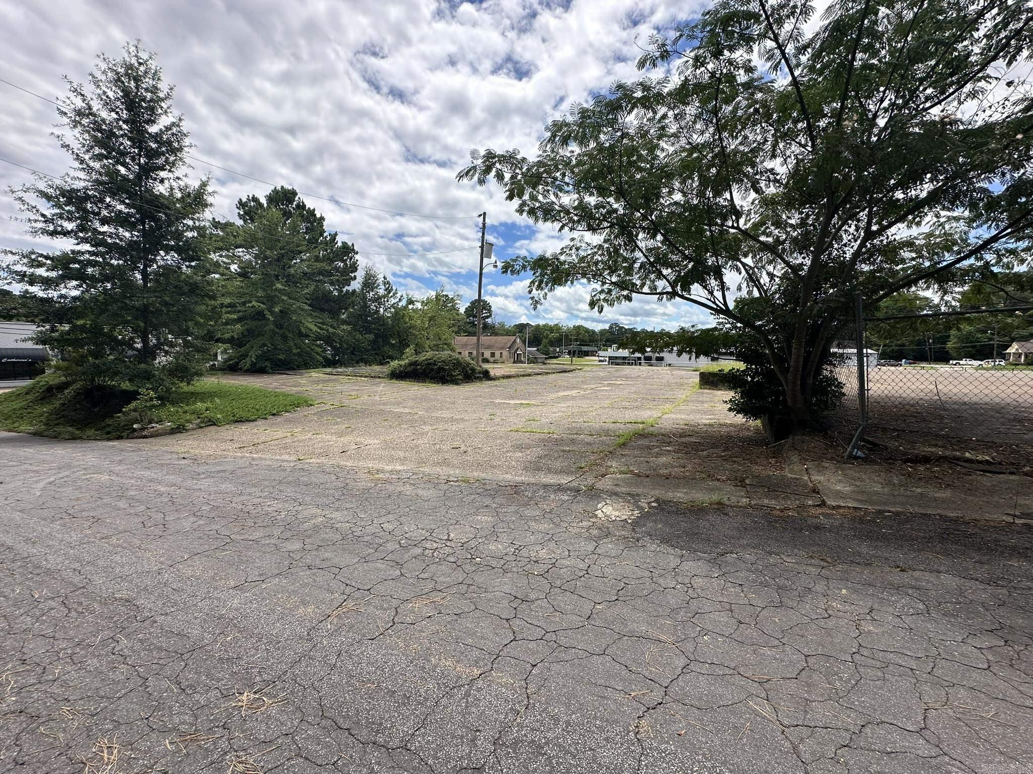 GREEN, D.W. ADD'N - Commercial Sale