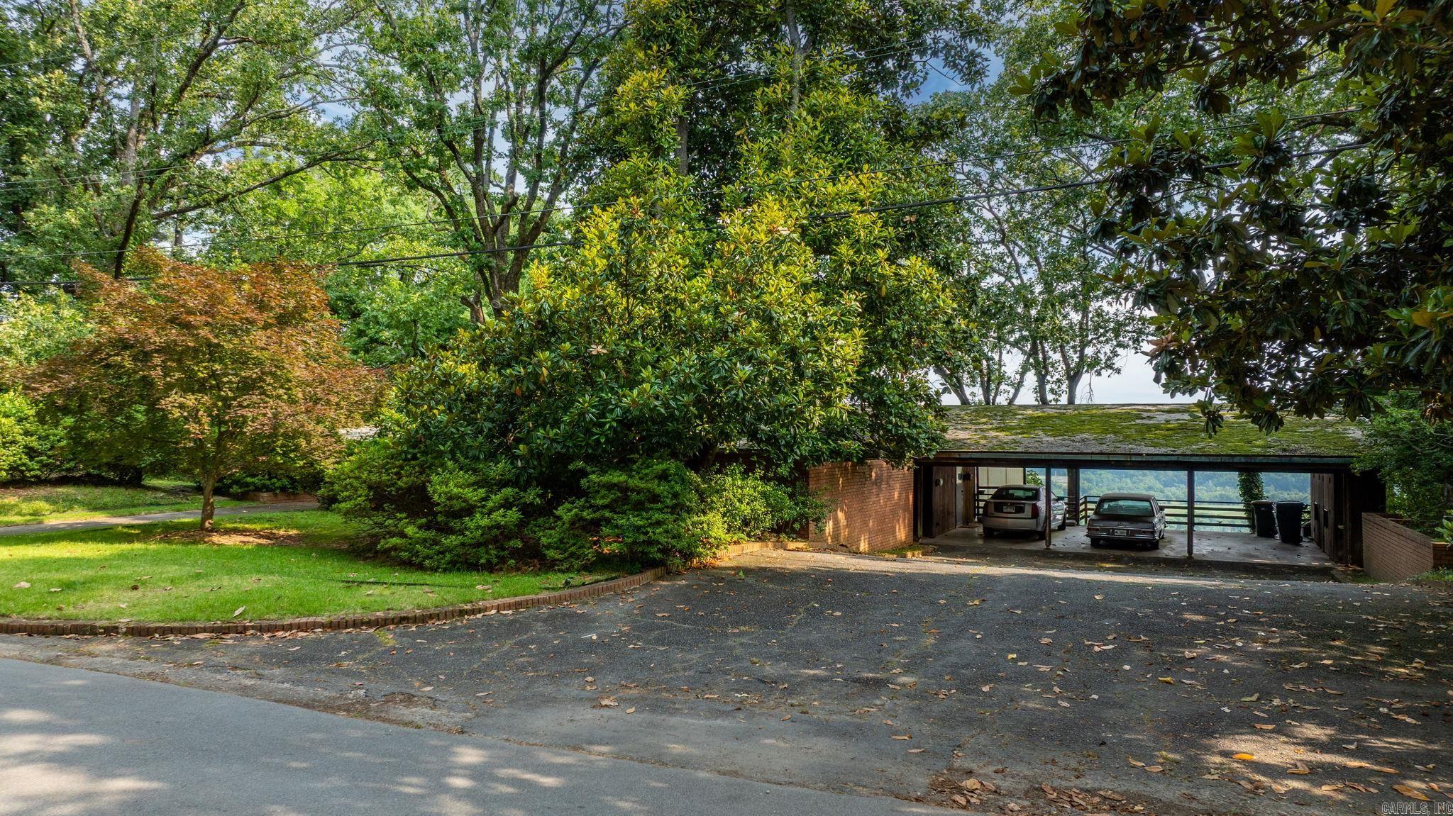 EAST PALISADES - Residential