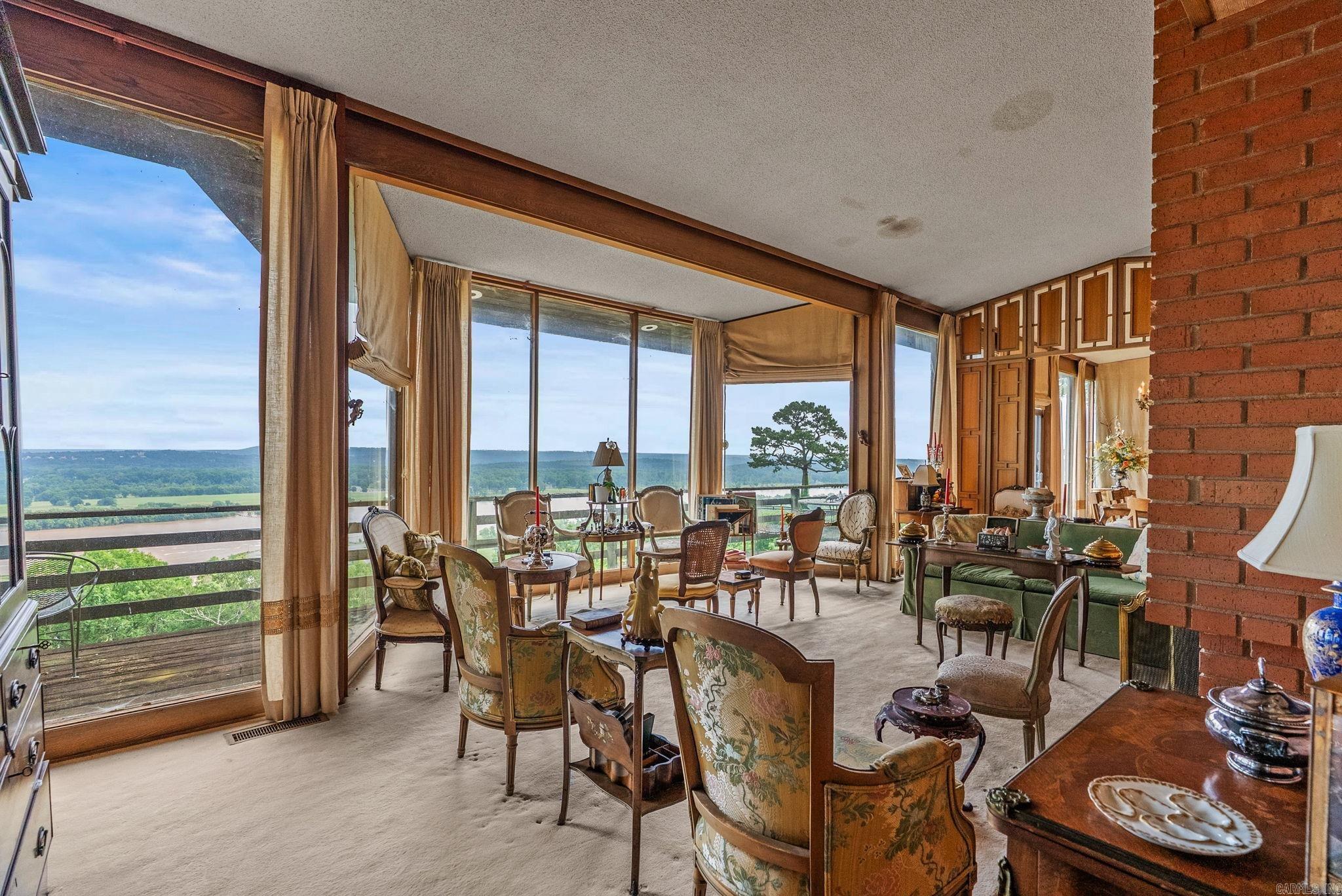 EAST PALISADES - Residential