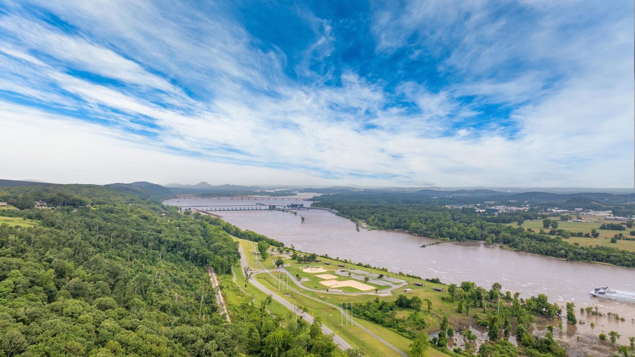 EAST PALISADES - Residential