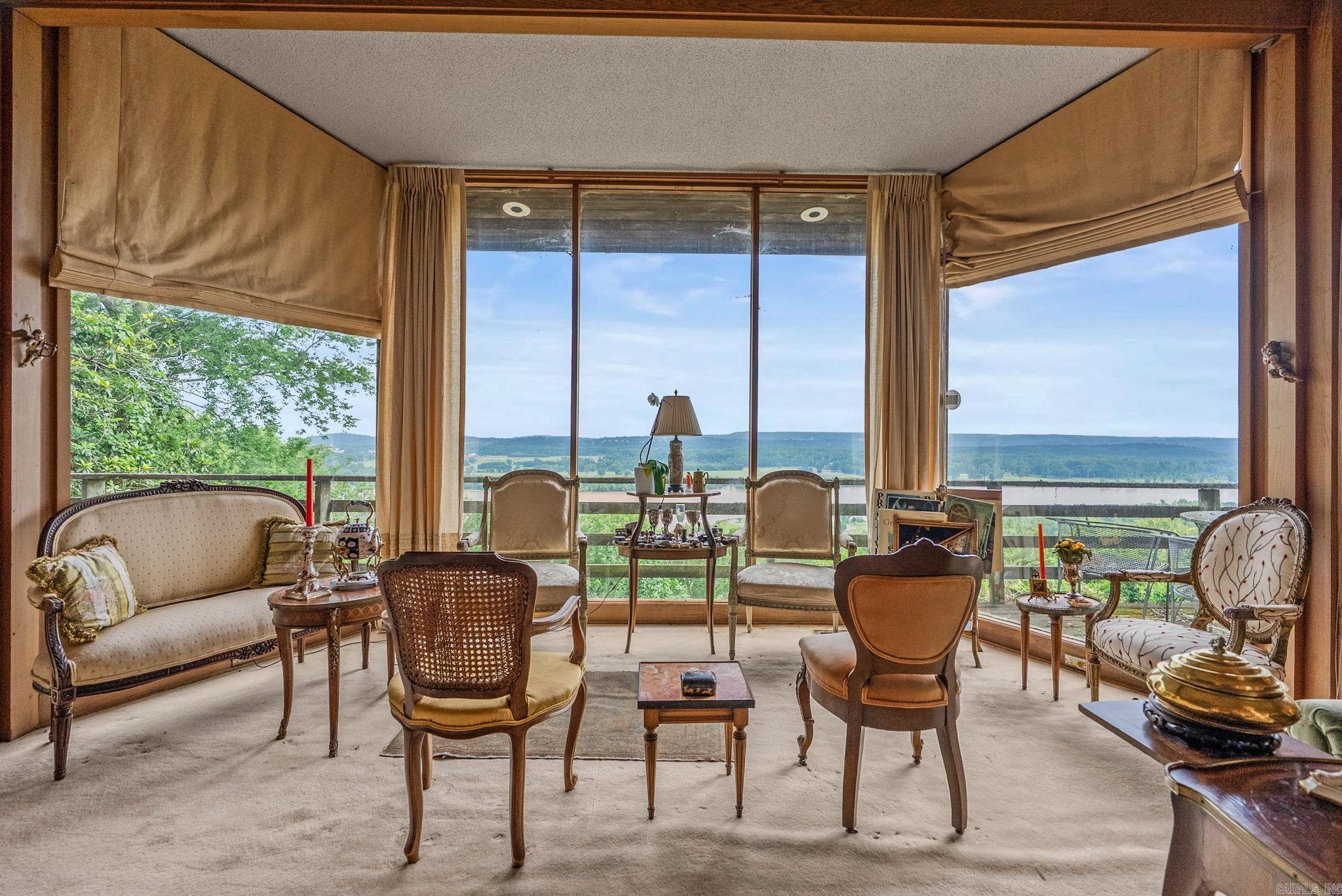 EAST PALISADES - Residential