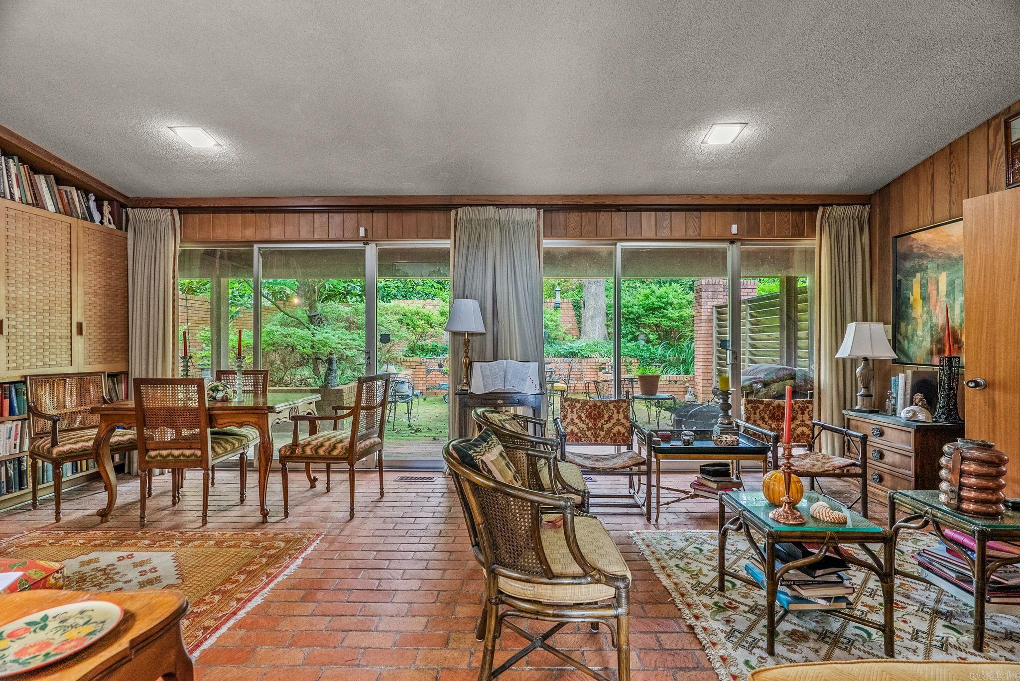 EAST PALISADES - Residential