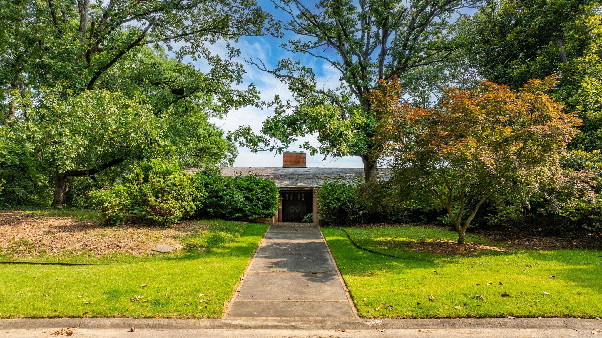 EAST PALISADES - Residential