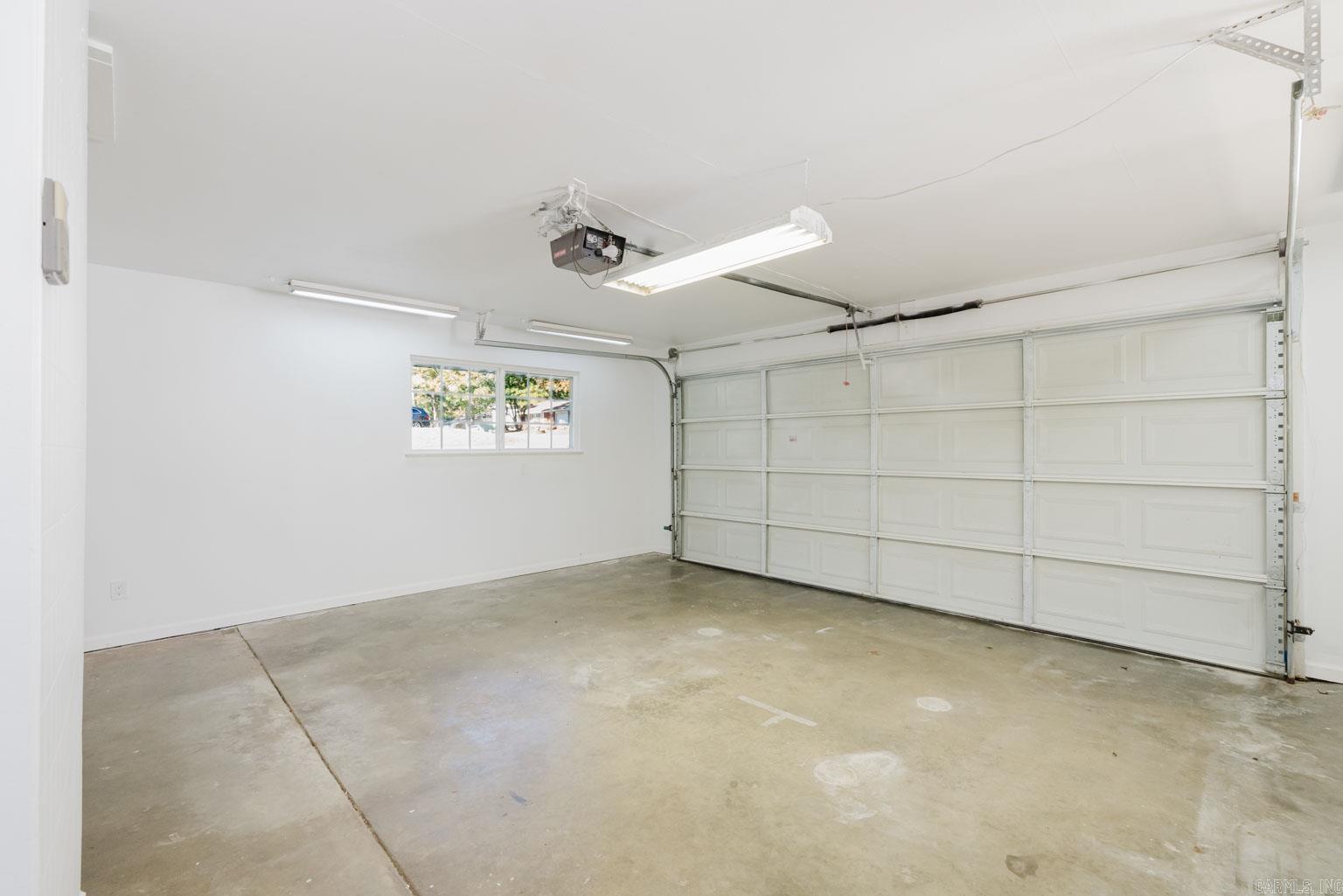 WATSON MANOR - Residential