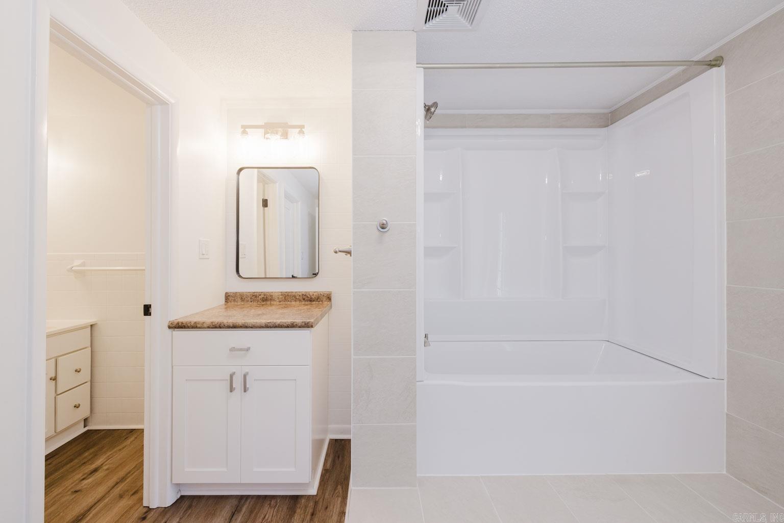 WATSON MANOR - Residential