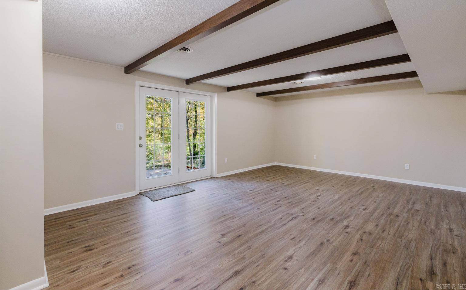 WATSON MANOR - Residential