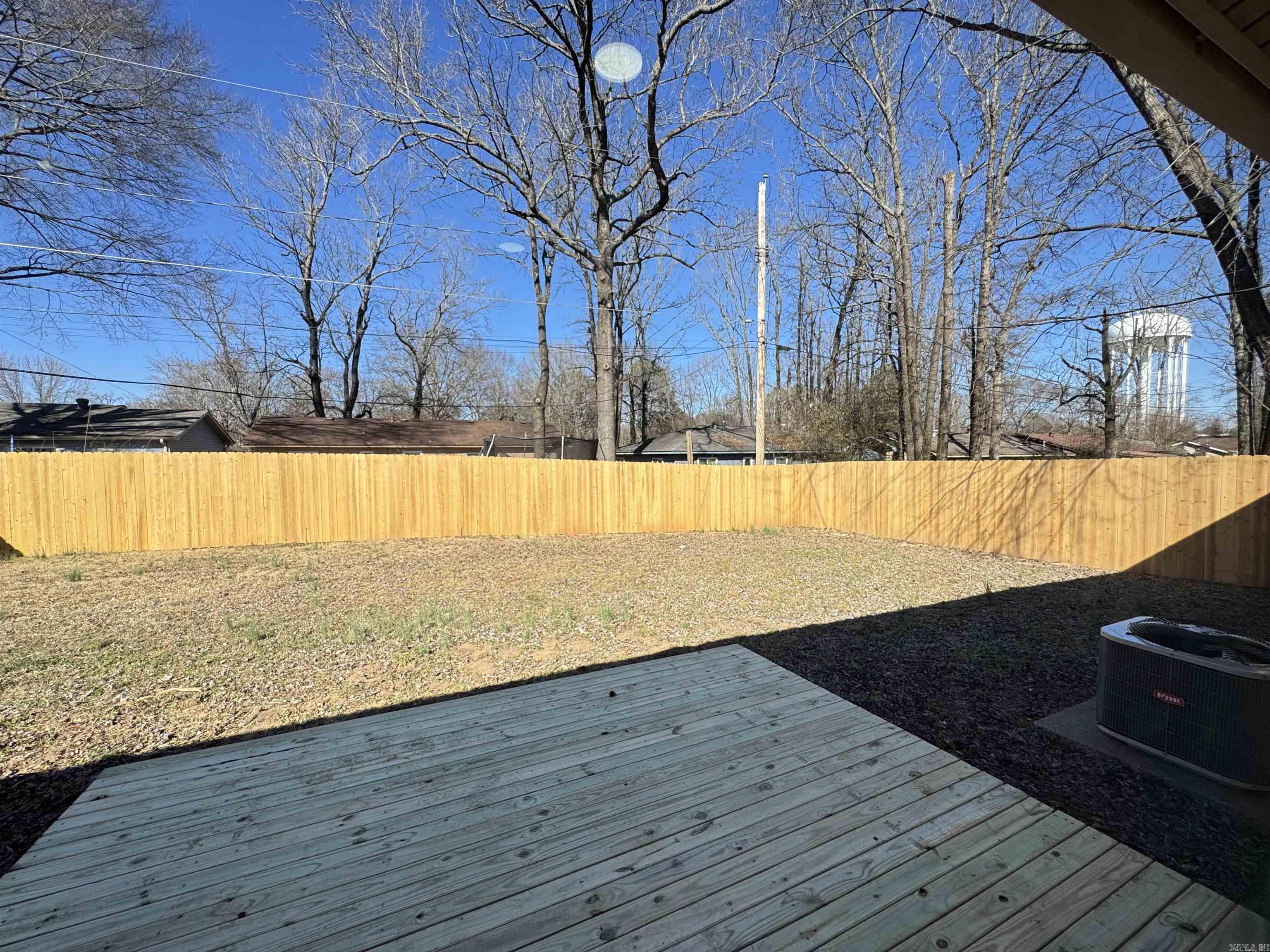 TOWERING OAKS - Residential