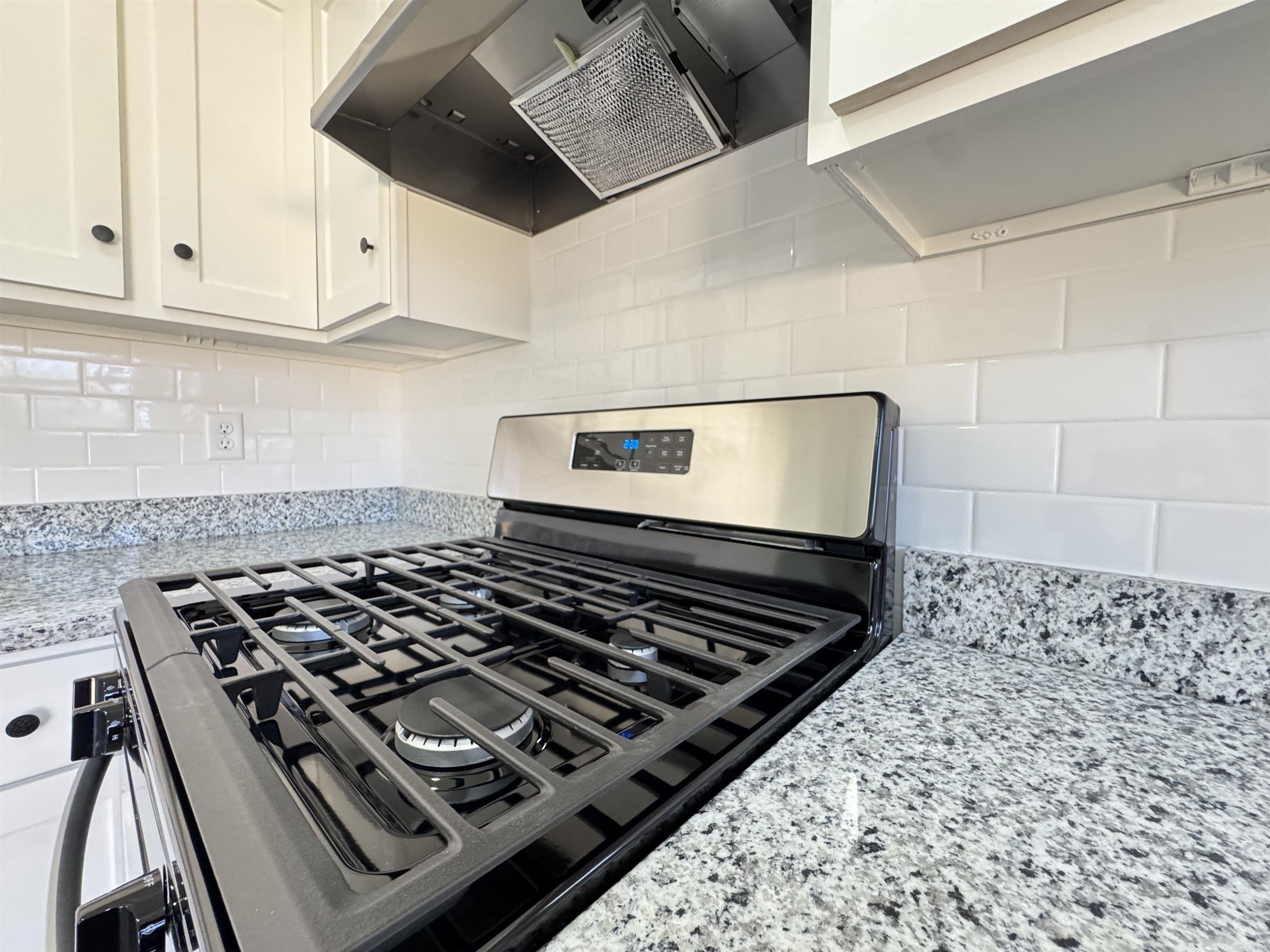 TOWERING OAKS - Residential