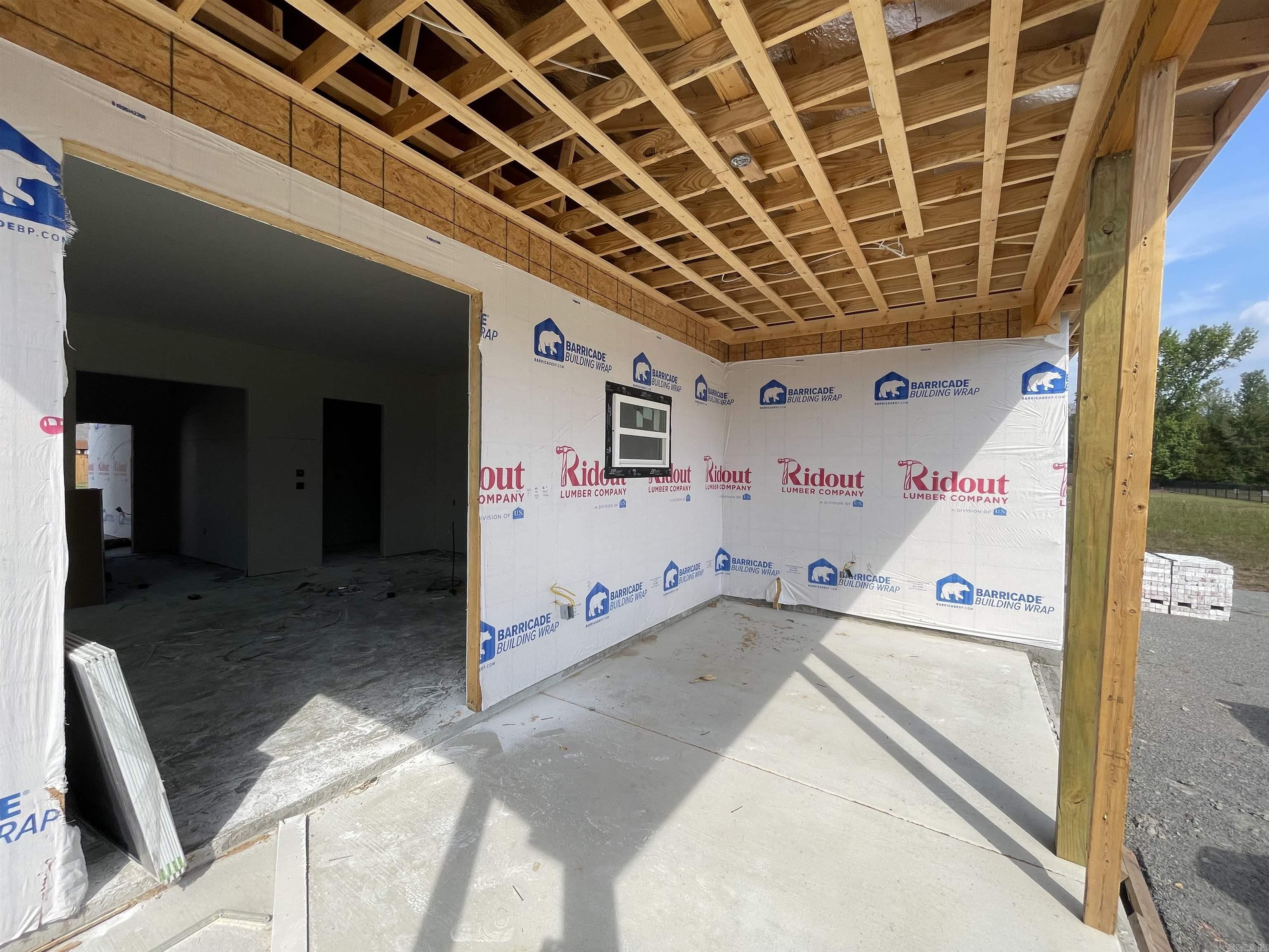 EAST MEADOW - Residential