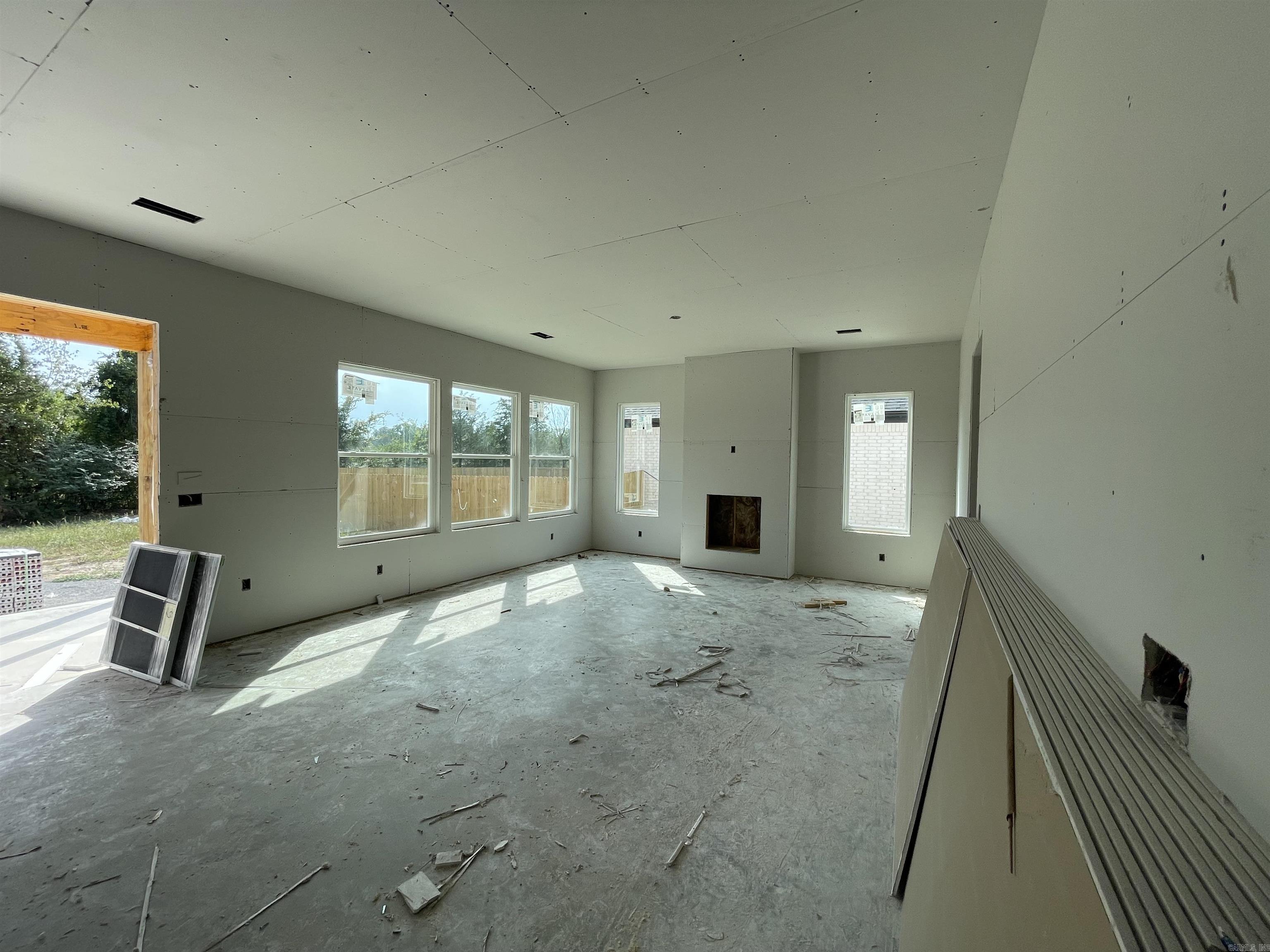 EAST MEADOW - Residential