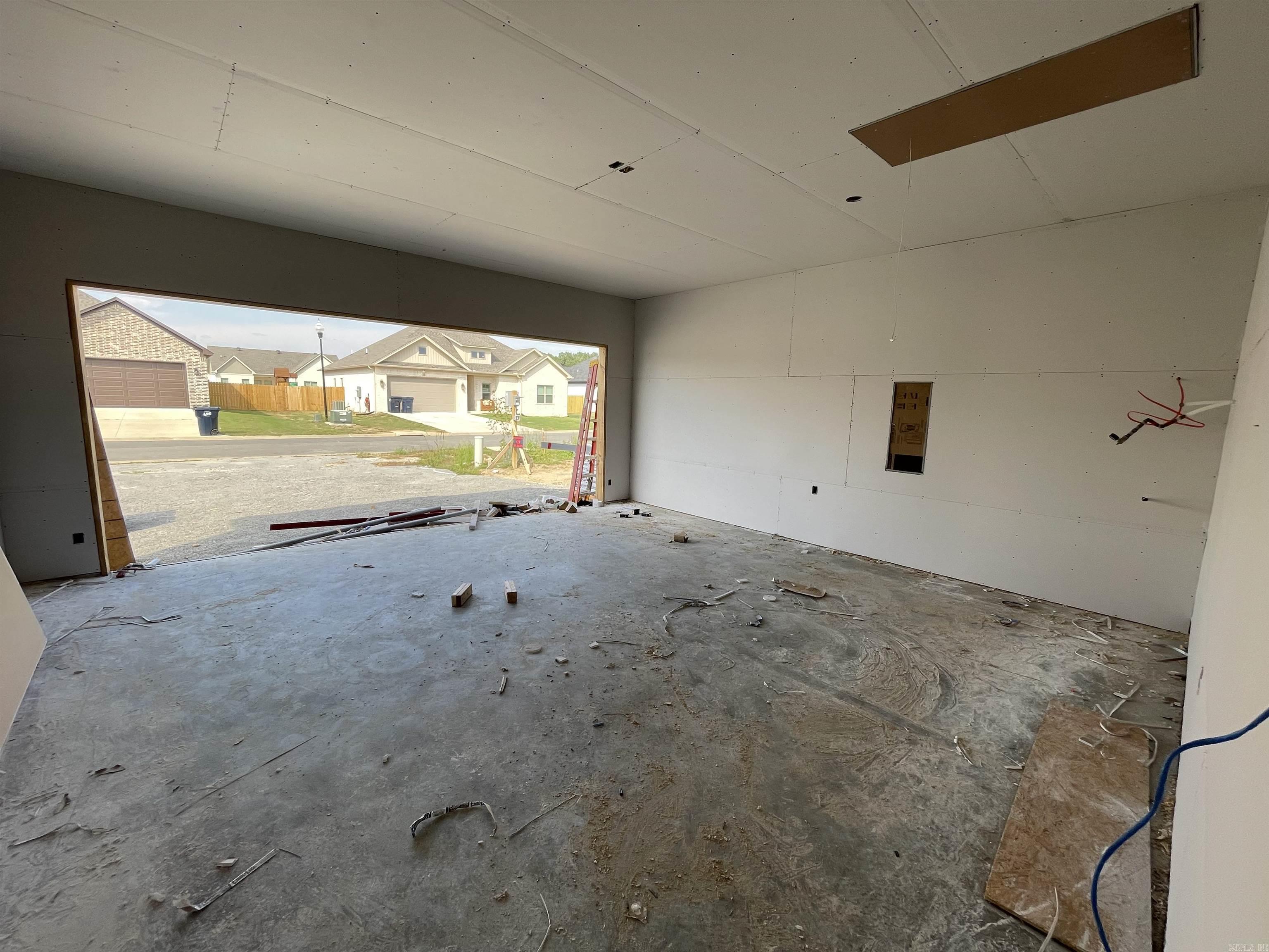 EAST MEADOW - Residential
