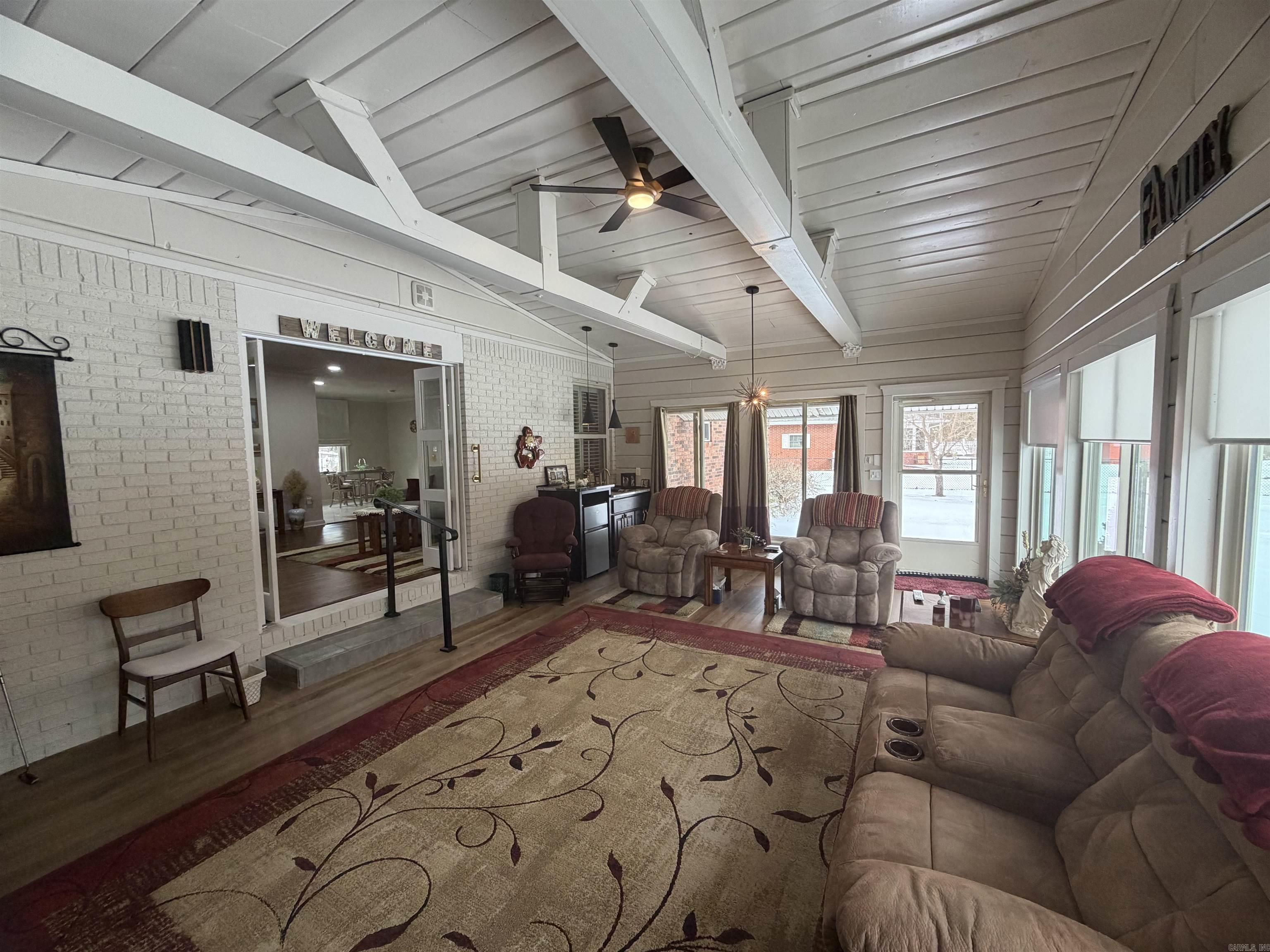 BALLARD HEIGHTS - Residential