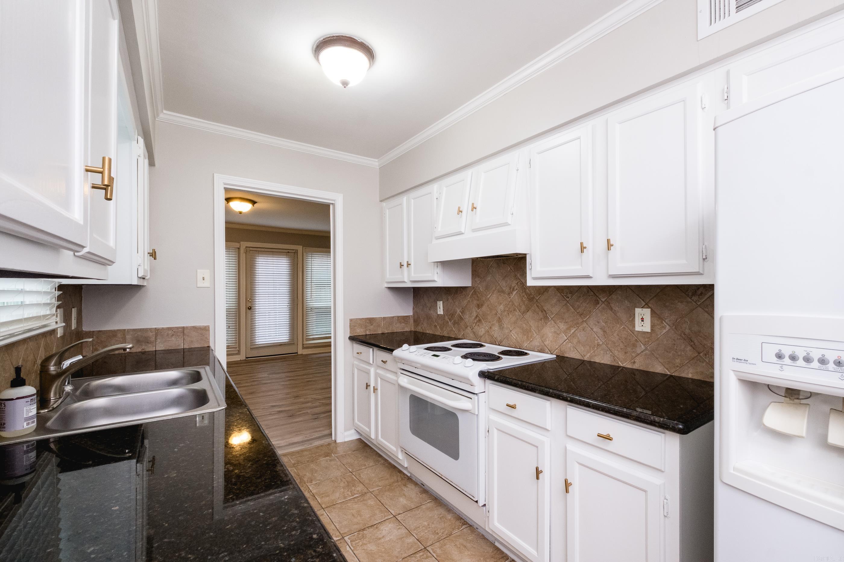 FOXCROFT SQUARE HPR - Residential