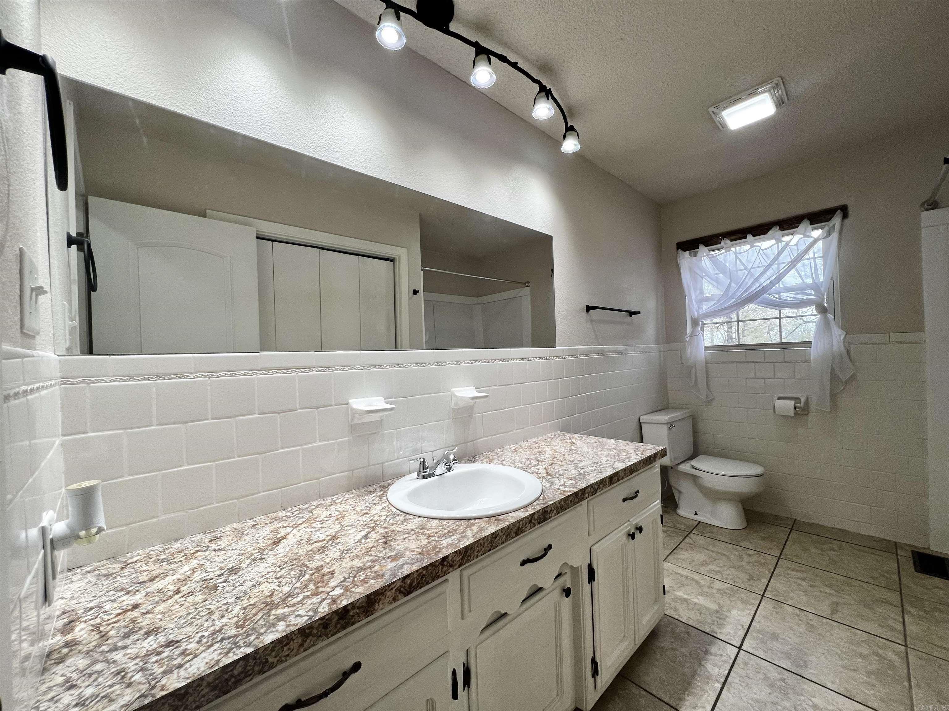 Wooded Hills Amended - Residential Lease