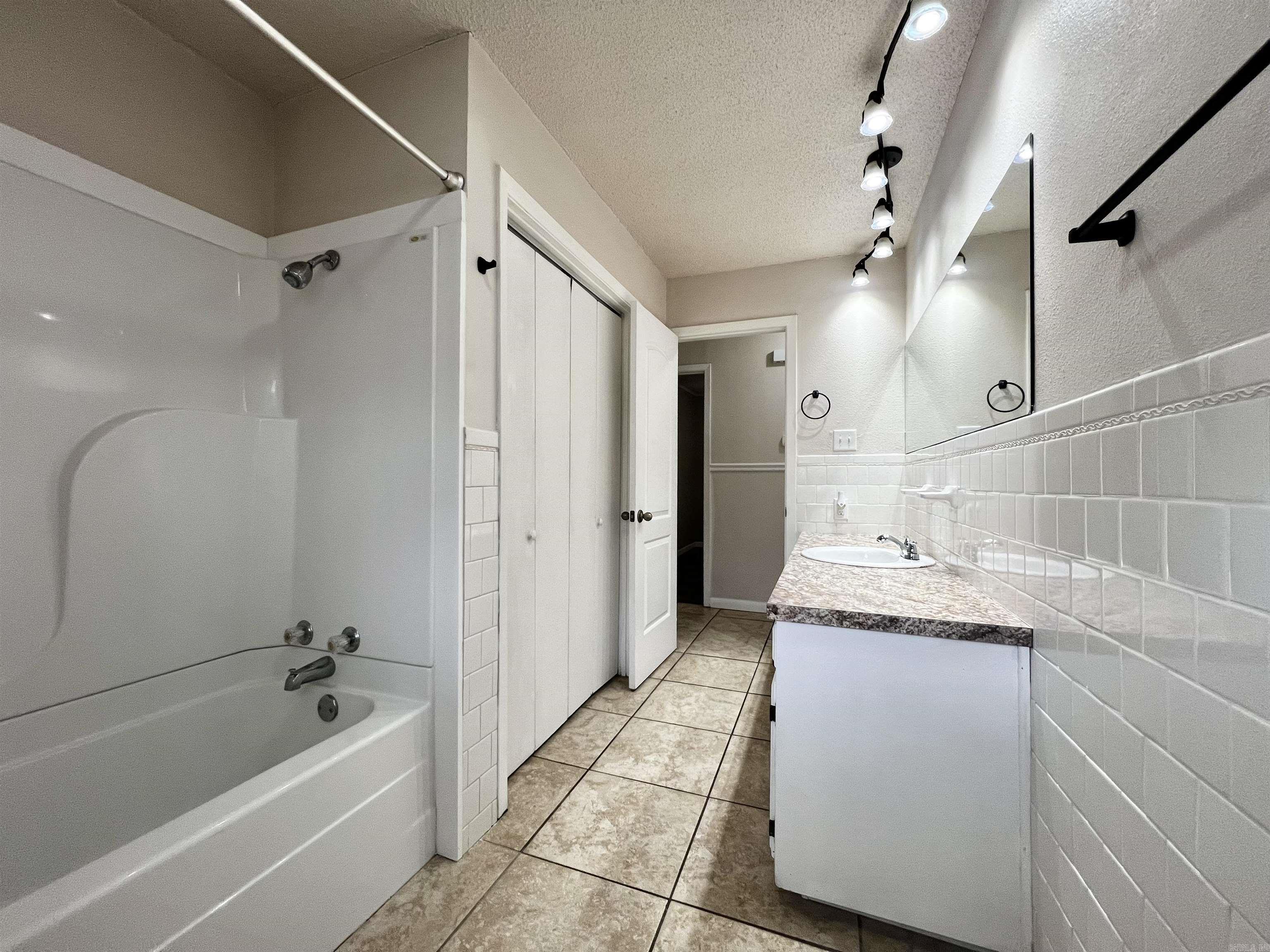 Wooded Hills Amended - Residential Lease