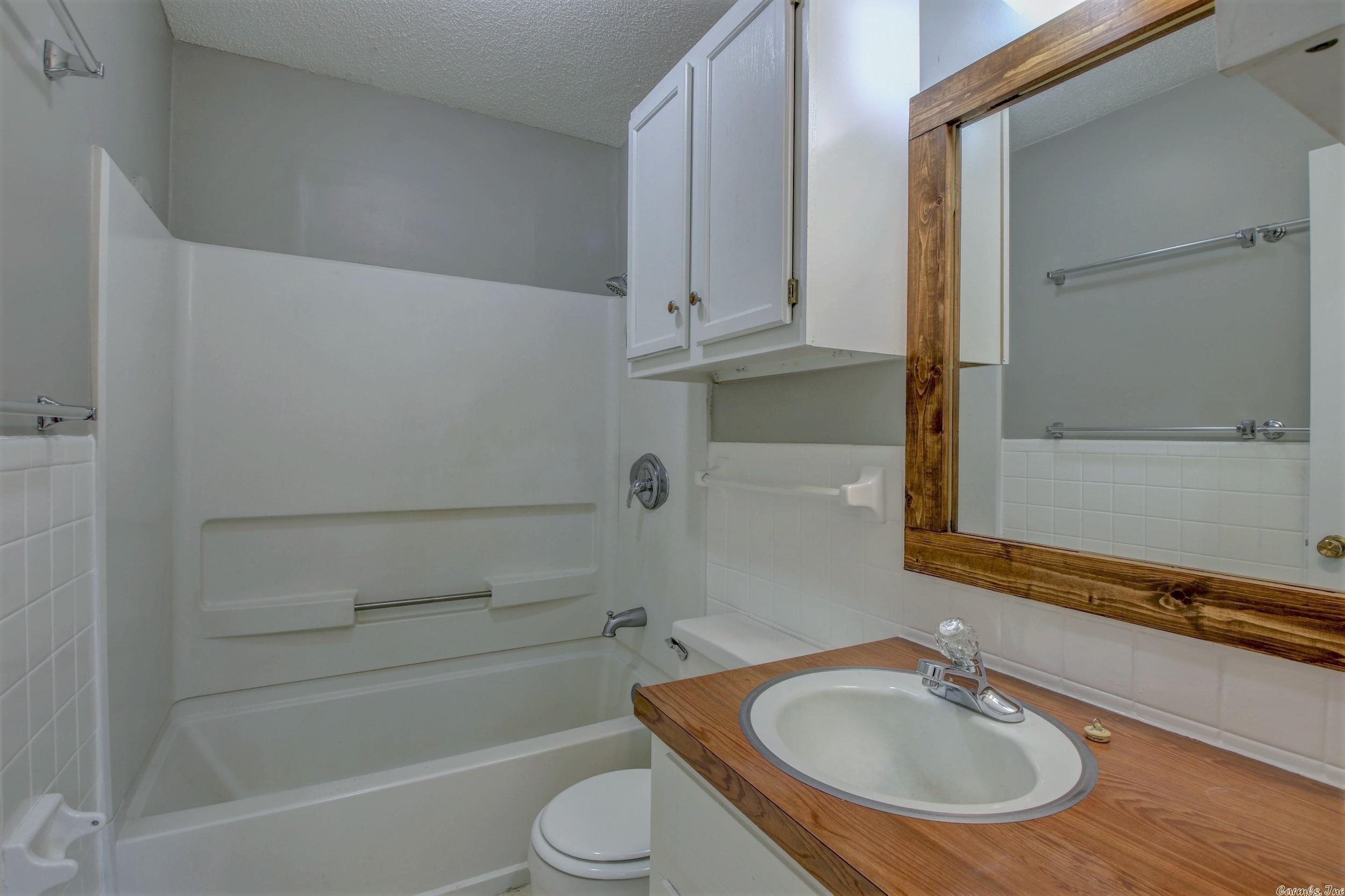 Duprees 2nd East Jack - Residential Lease