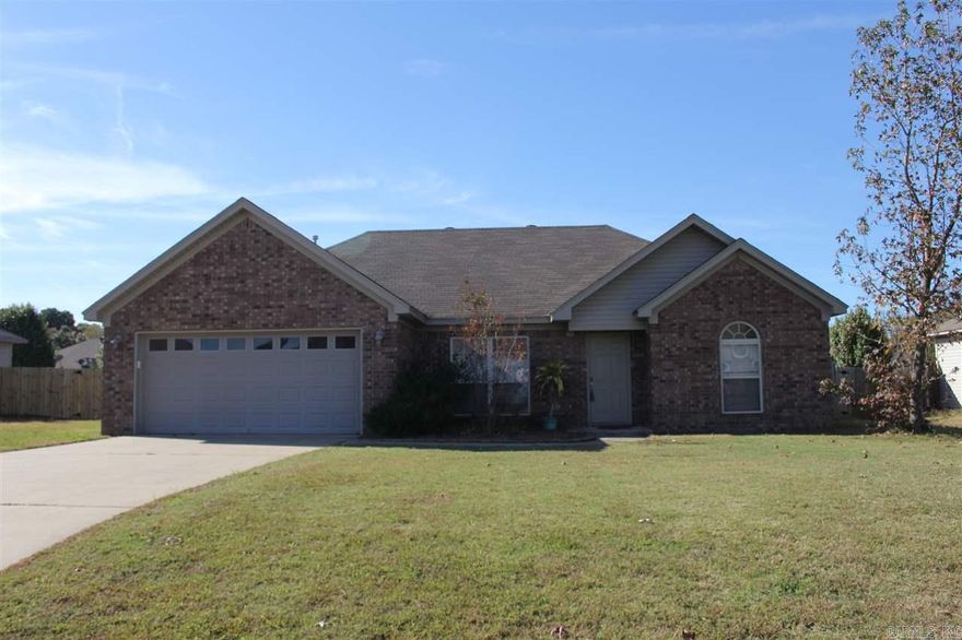 3 bedroom 2 bath home. Stainless steel kitchen appliances. Gas fireplace. Walk in closet in master. Please contact Century 21 Prestige Realty at 501-982-7474. Apply online: c21prjxrentals.com LEASE TERMS 12 months $995 Security Deposit