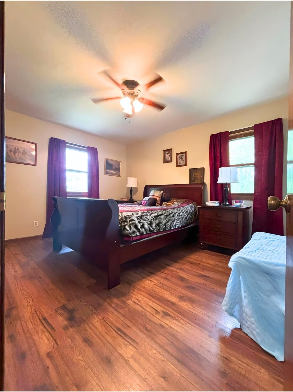 THUNDERBIRD - Residential