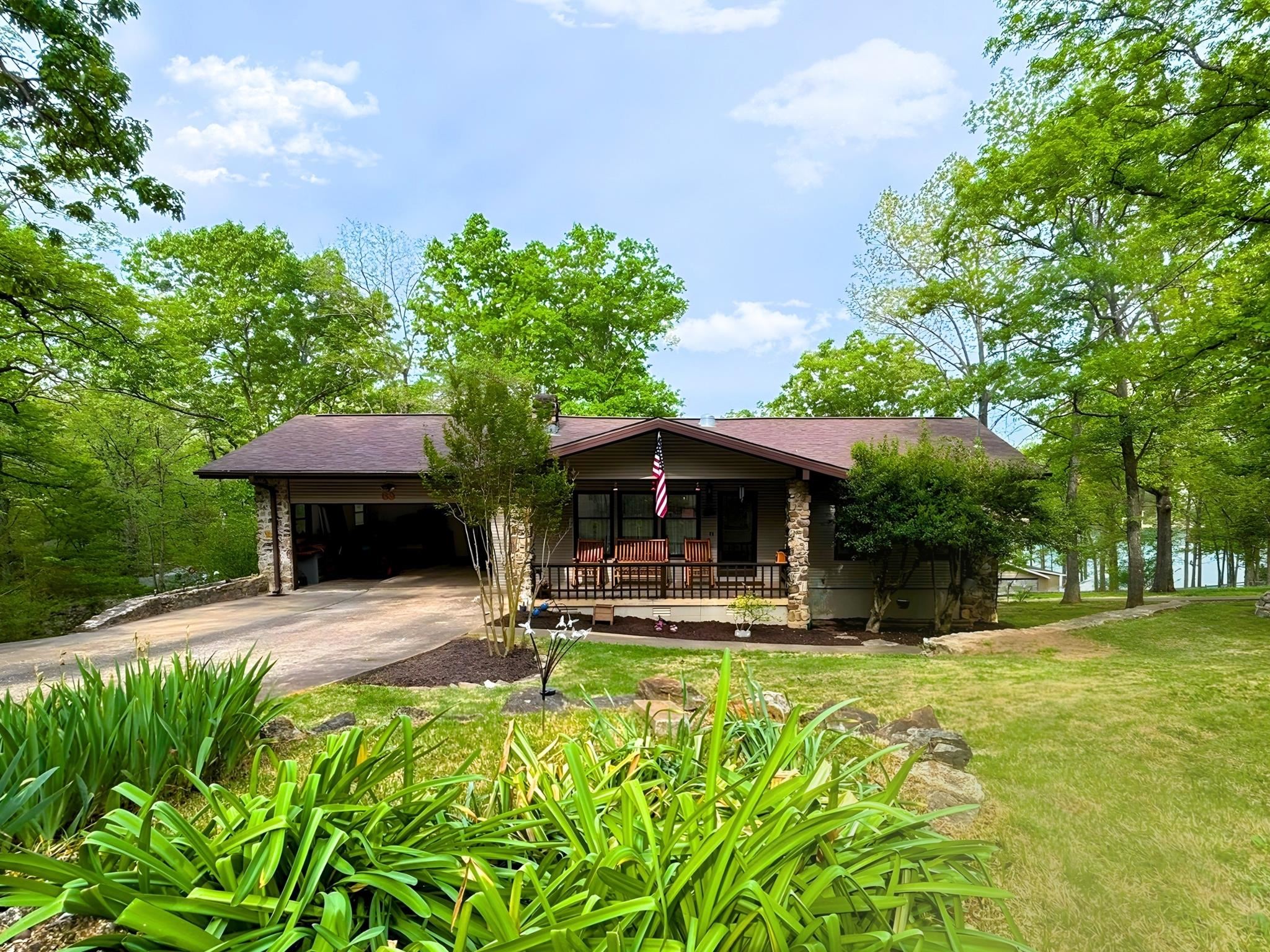 THUNDERBIRD - Residential